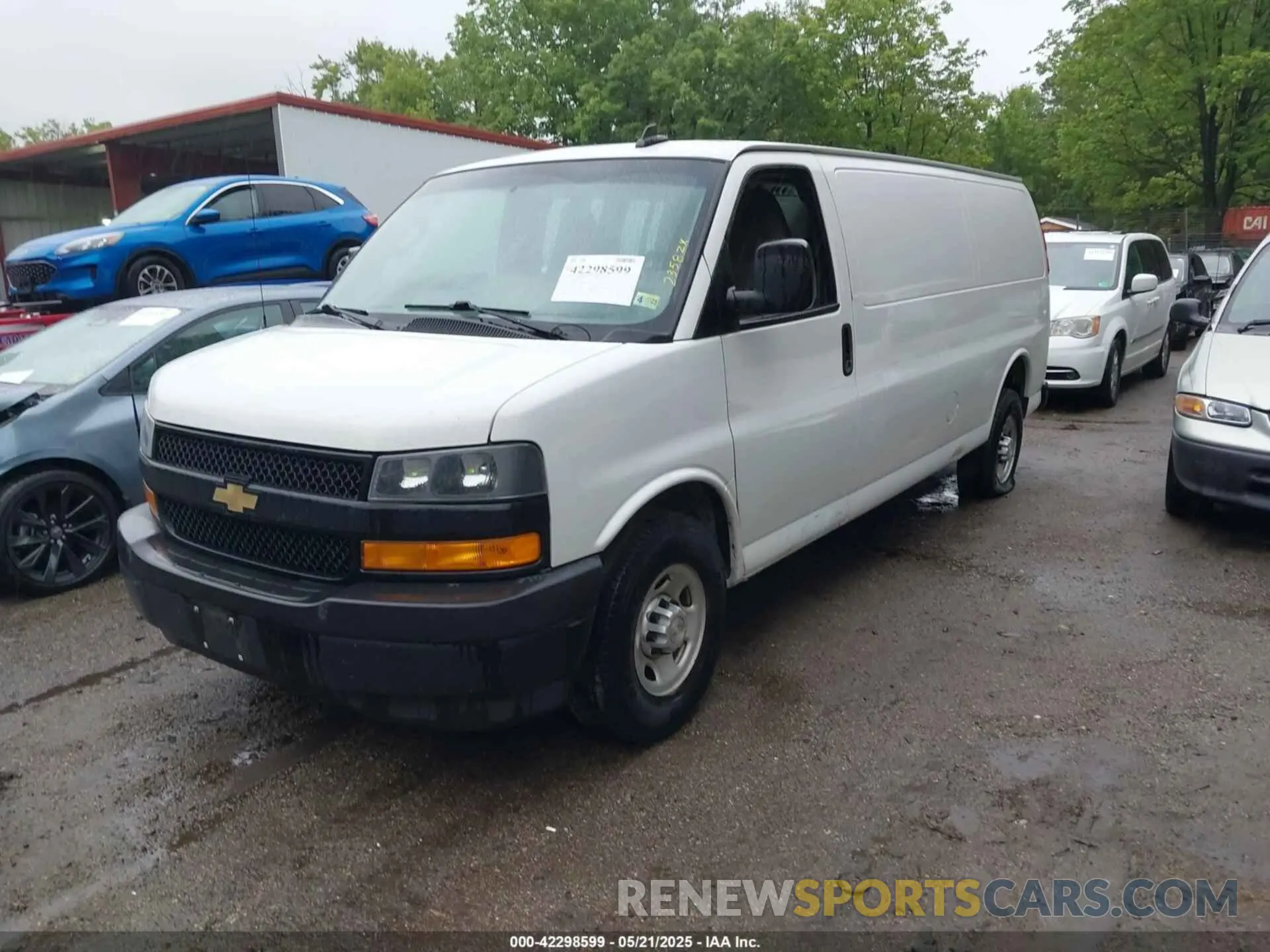 2 Photograph of a damaged car 1GCZGHFG5K1361937 CHEVROLET EXPRESS 3500 2019