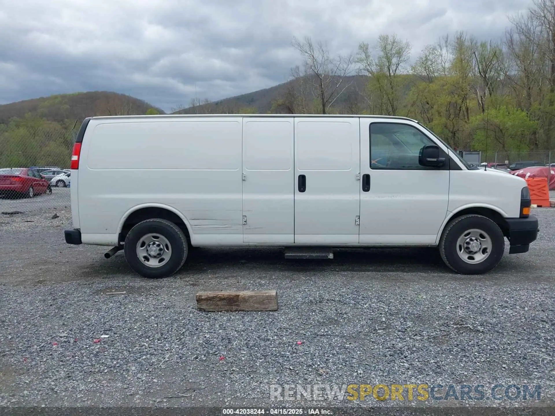13 Photograph of a damaged car 1GCZGHFG7K1209948 CHEVROLET EXPRESS 3500 2019