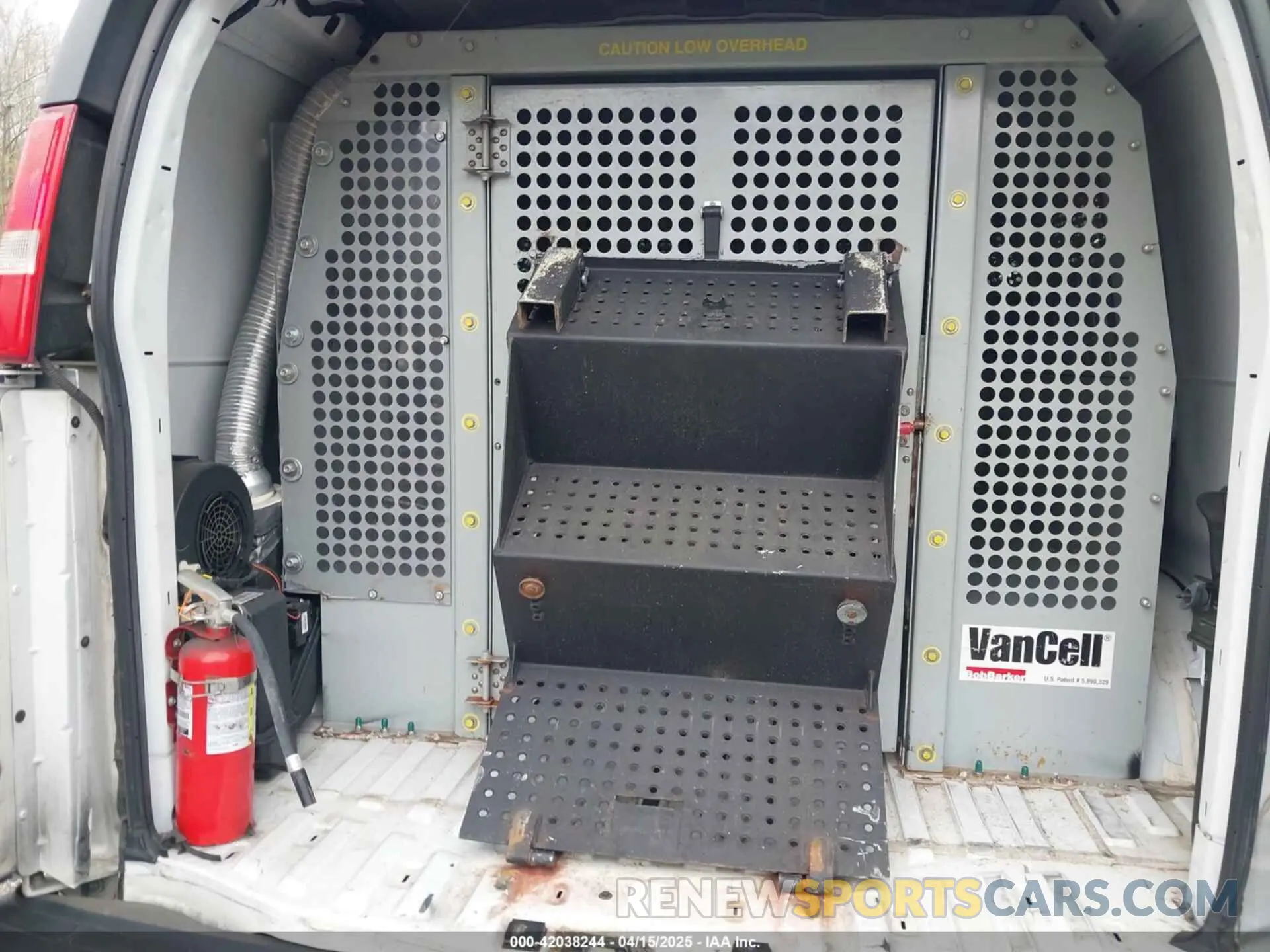 18 Photograph of a damaged car 1GCZGHFG7K1209948 CHEVROLET EXPRESS 3500 2019