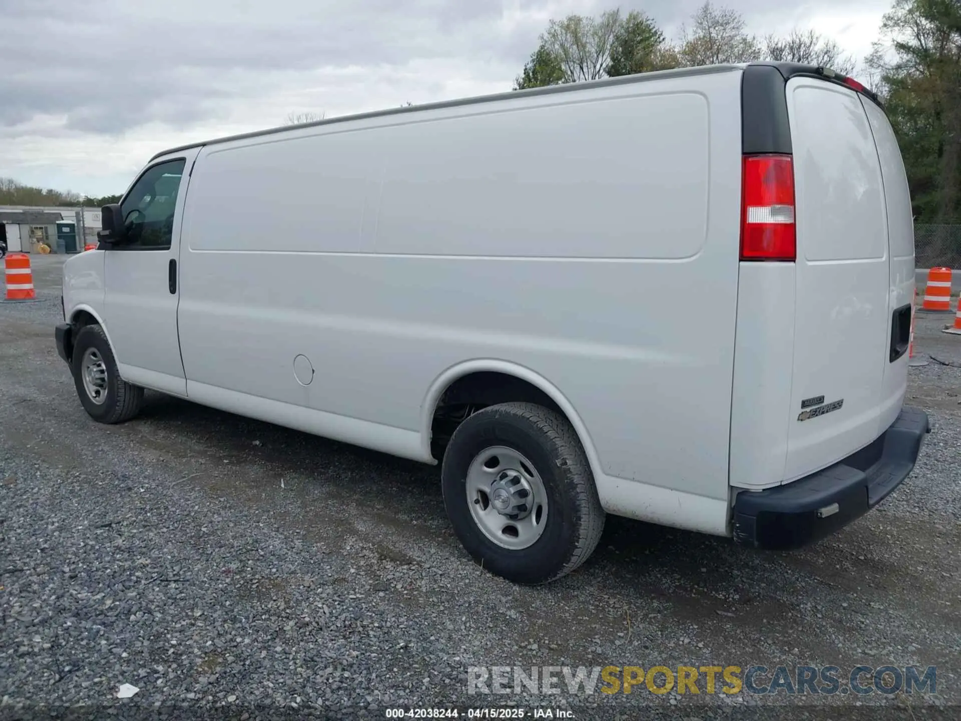 3 Photograph of a damaged car 1GCZGHFG7K1209948 CHEVROLET EXPRESS 3500 2019