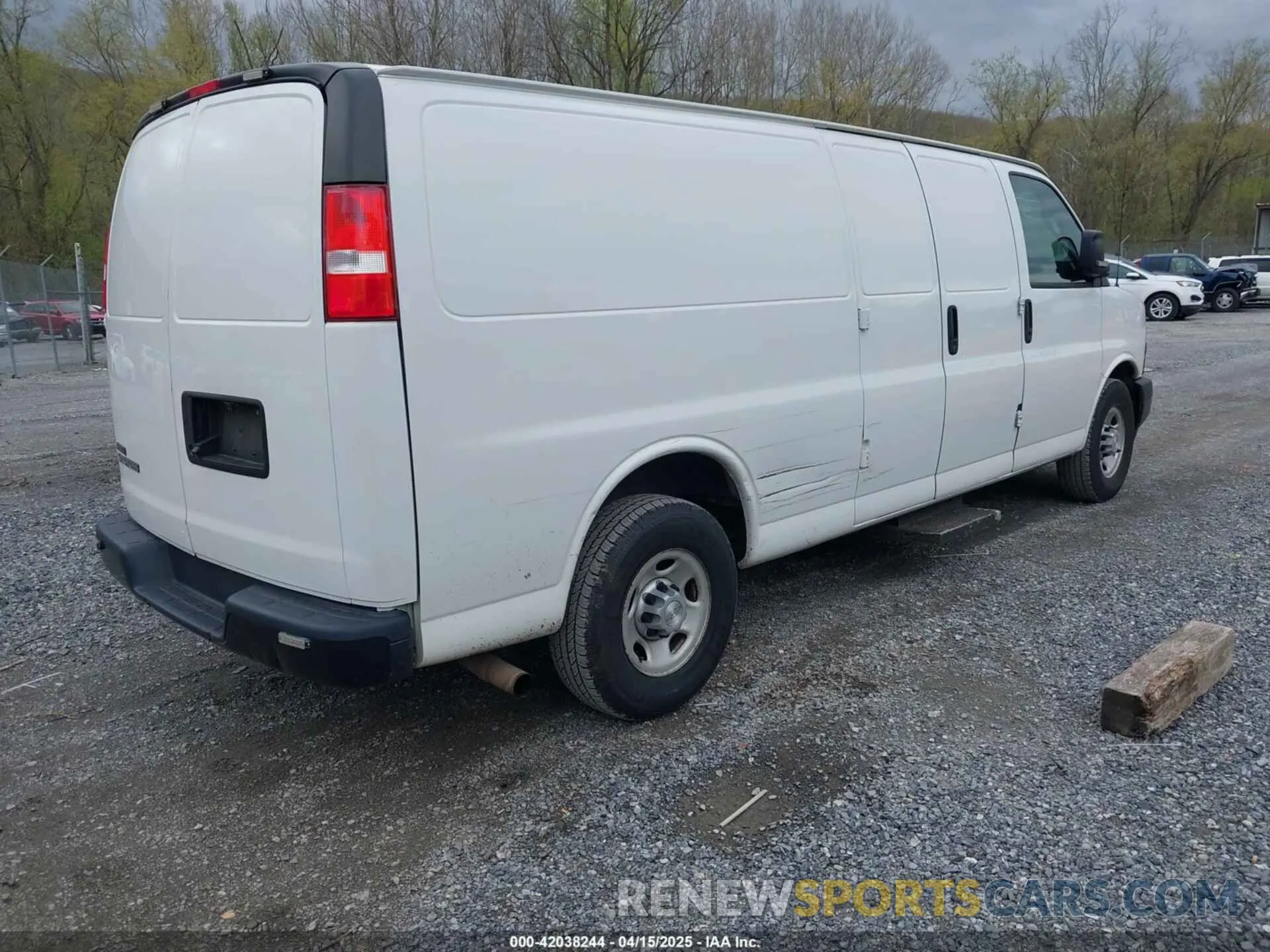 4 Photograph of a damaged car 1GCZGHFG7K1209948 CHEVROLET EXPRESS 3500 2019