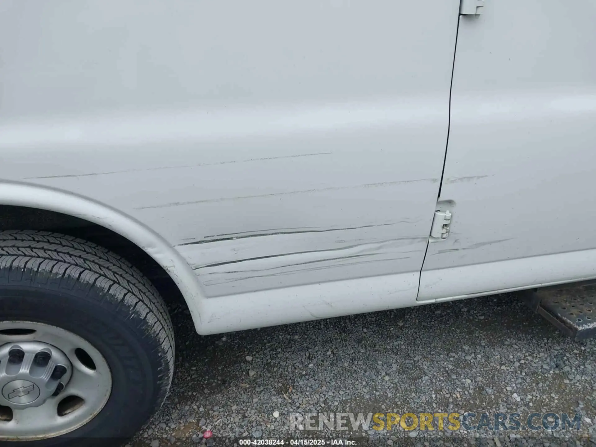 6 Photograph of a damaged car 1GCZGHFG7K1209948 CHEVROLET EXPRESS 3500 2019