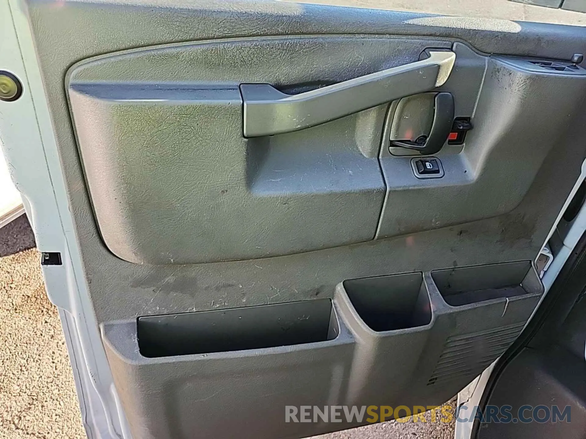 13 Photograph of a damaged car 1GCWGAFG0L1190607 CHEVROLET EXPRESS CARGO 2020
