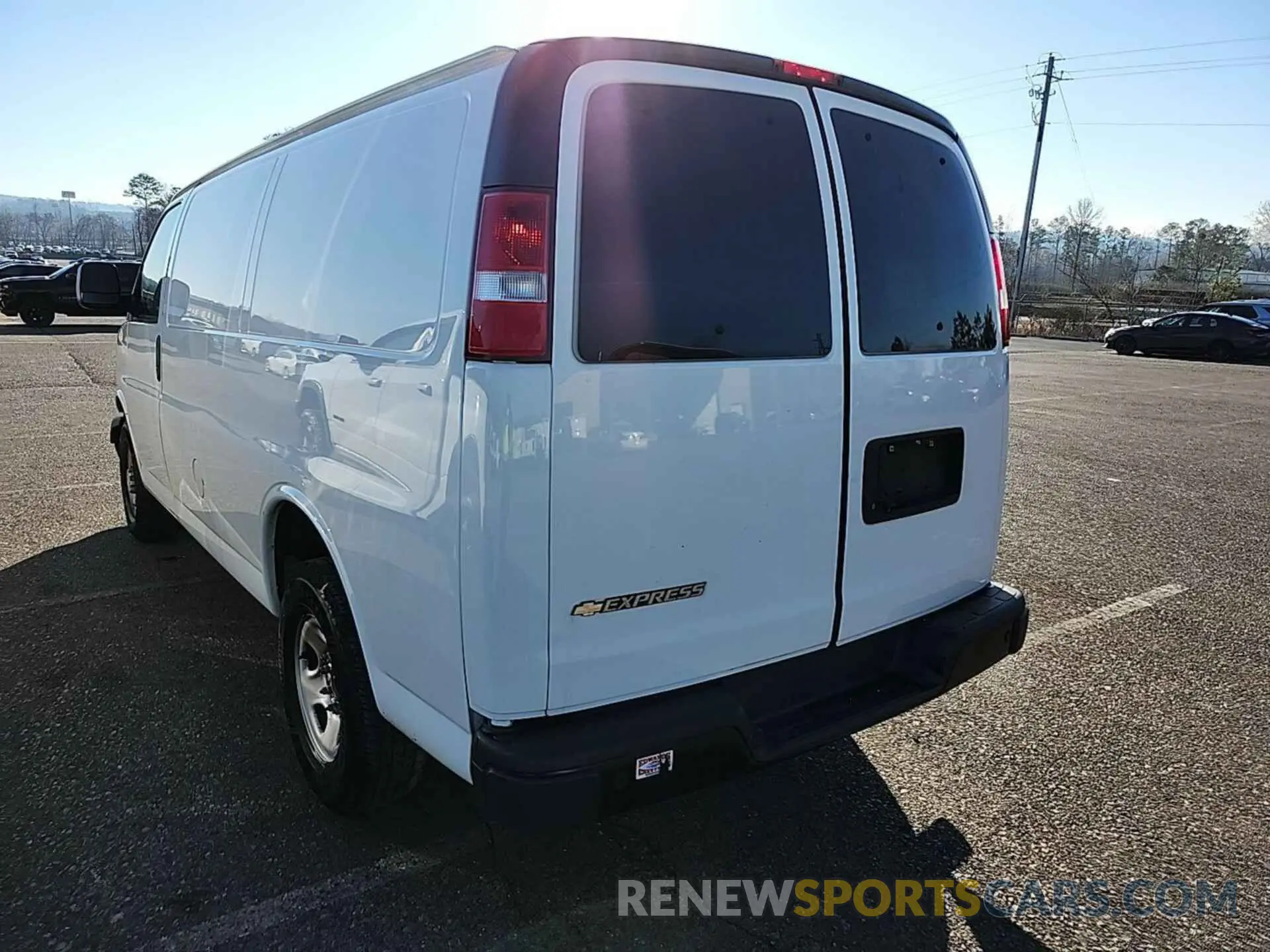 16 Photograph of a damaged car 1GCWGAFG0L1190607 CHEVROLET EXPRESS CARGO 2020