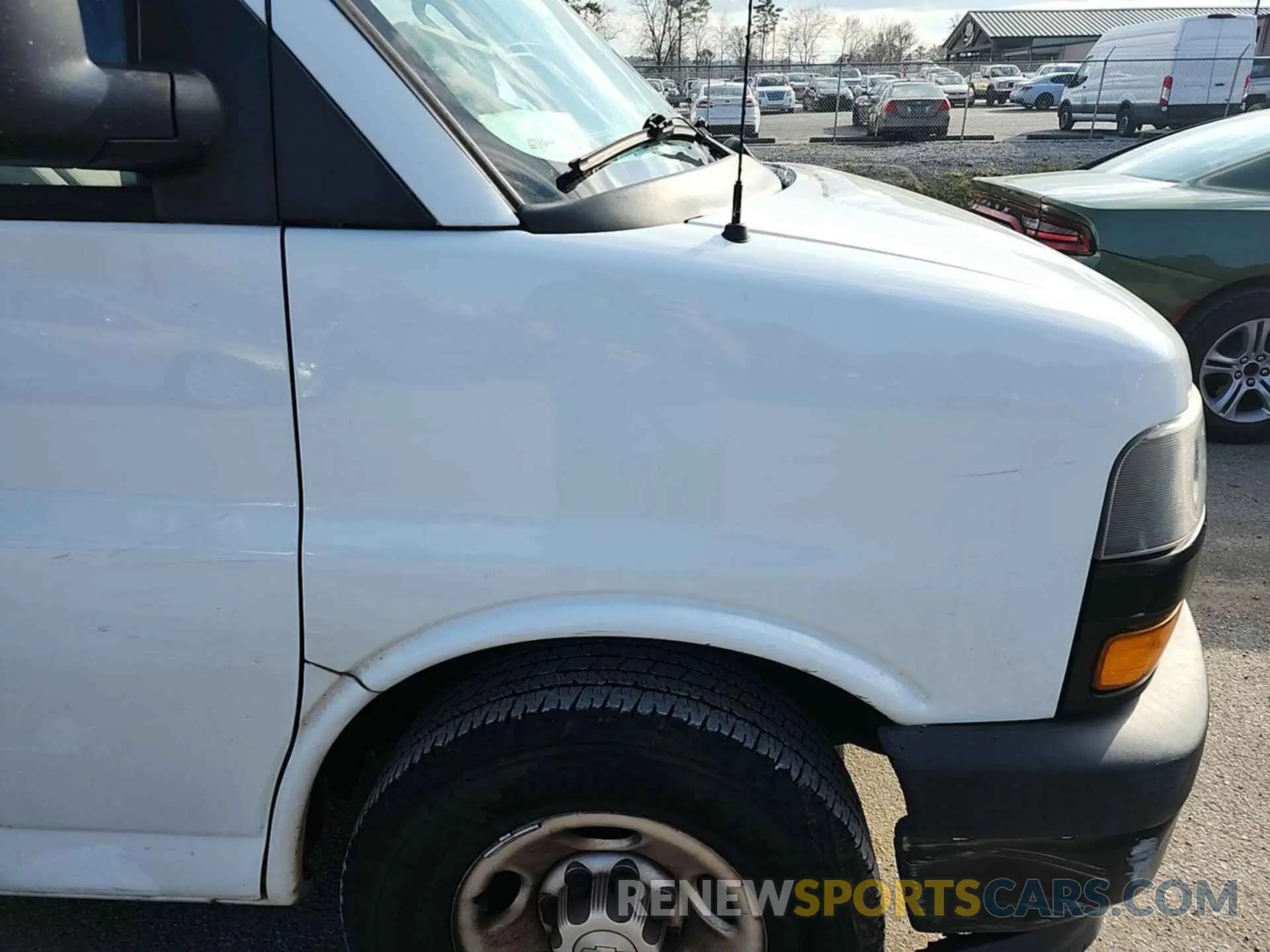 32 Photograph of a damaged car 1GCWGAFG0L1190607 CHEVROLET EXPRESS CARGO 2020
