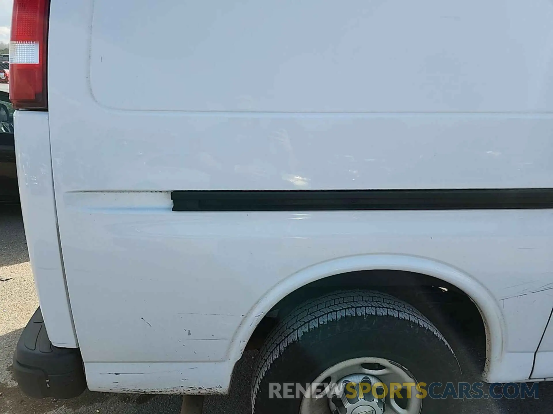 8 Photograph of a damaged car 1GCWGAFG0L1190607 CHEVROLET EXPRESS CARGO 2020