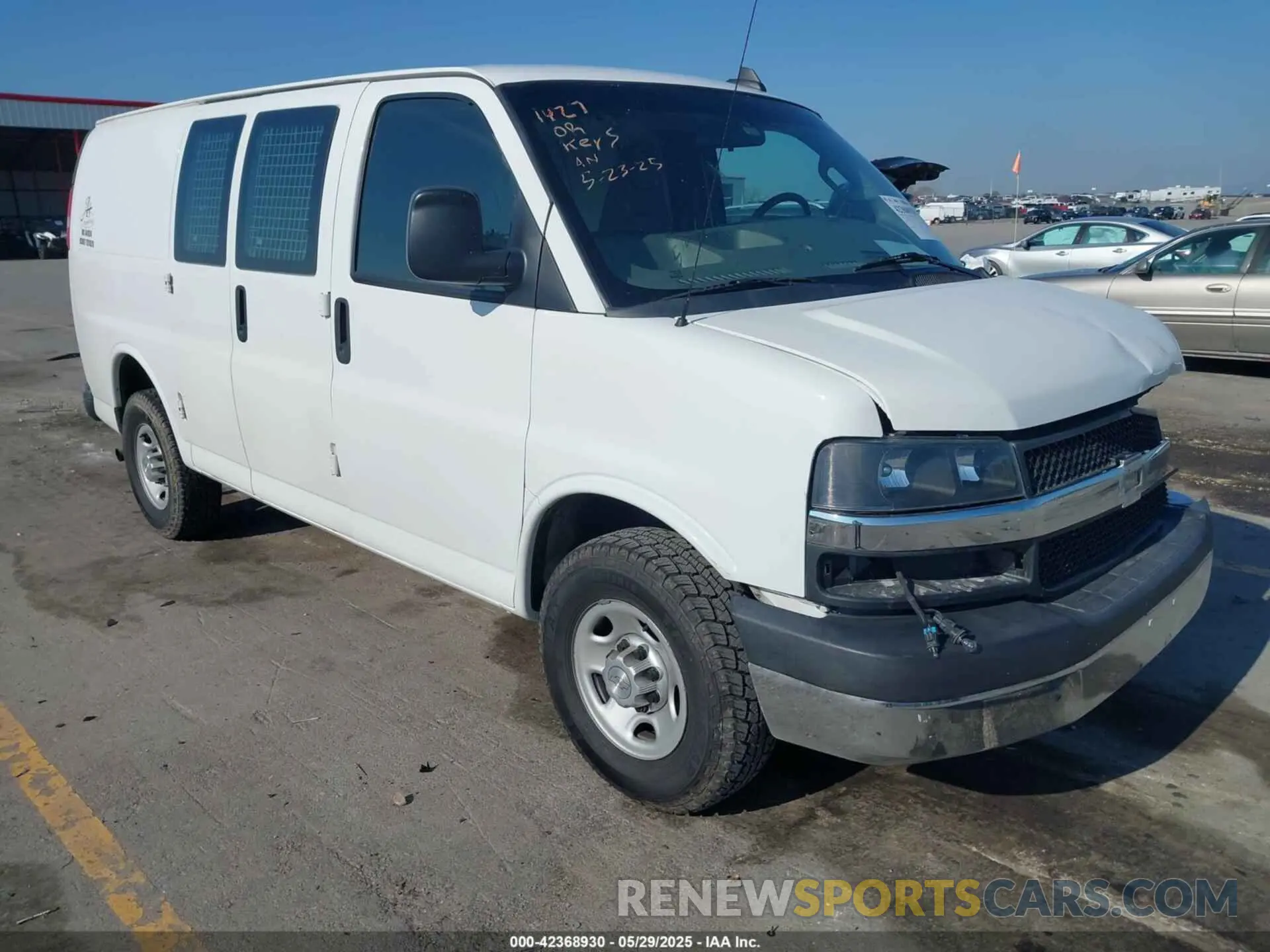1 Photograph of a damaged car 1GCWGAFG4L1136579 CHEVROLET EXPRESS CARGO 2020