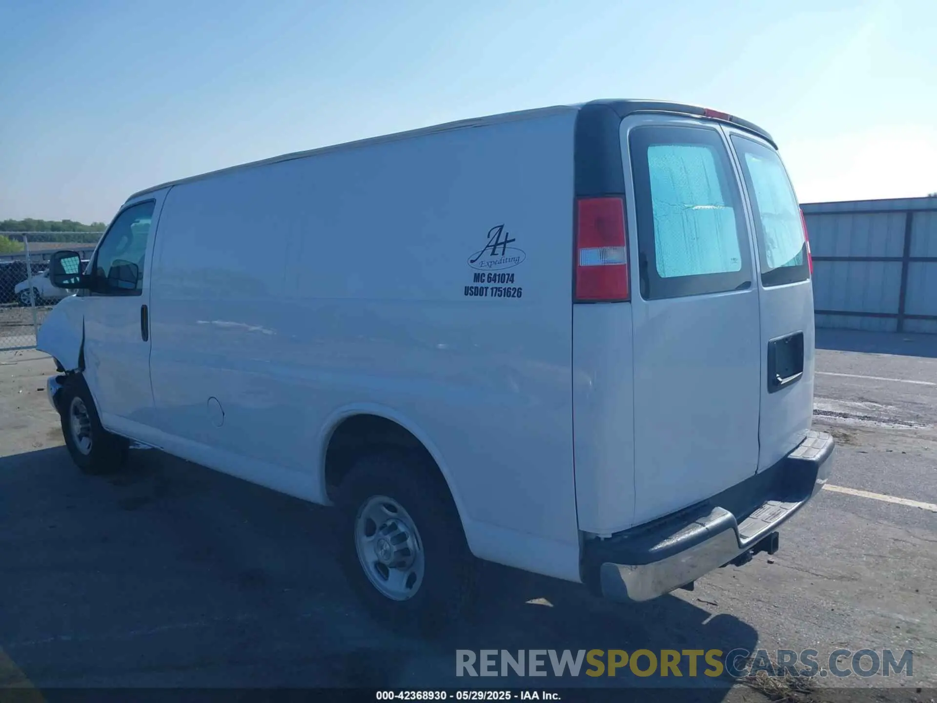 3 Photograph of a damaged car 1GCWGAFG4L1136579 CHEVROLET EXPRESS CARGO 2020