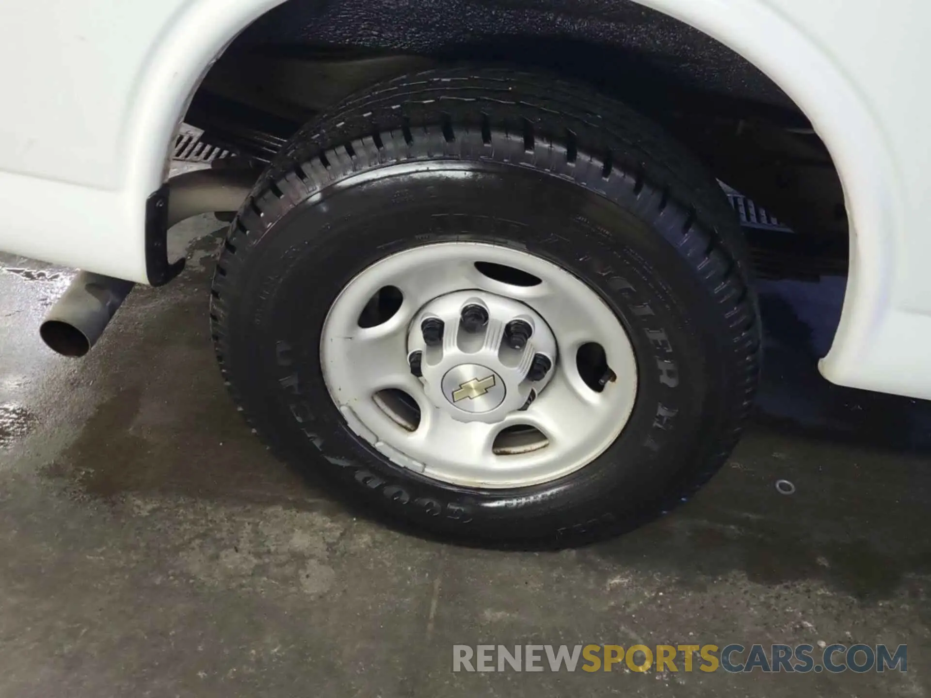 51 Photograph of a damaged car 1GCWGAFG7L1218659 CHEVROLET EXPRESS CARGO 2020