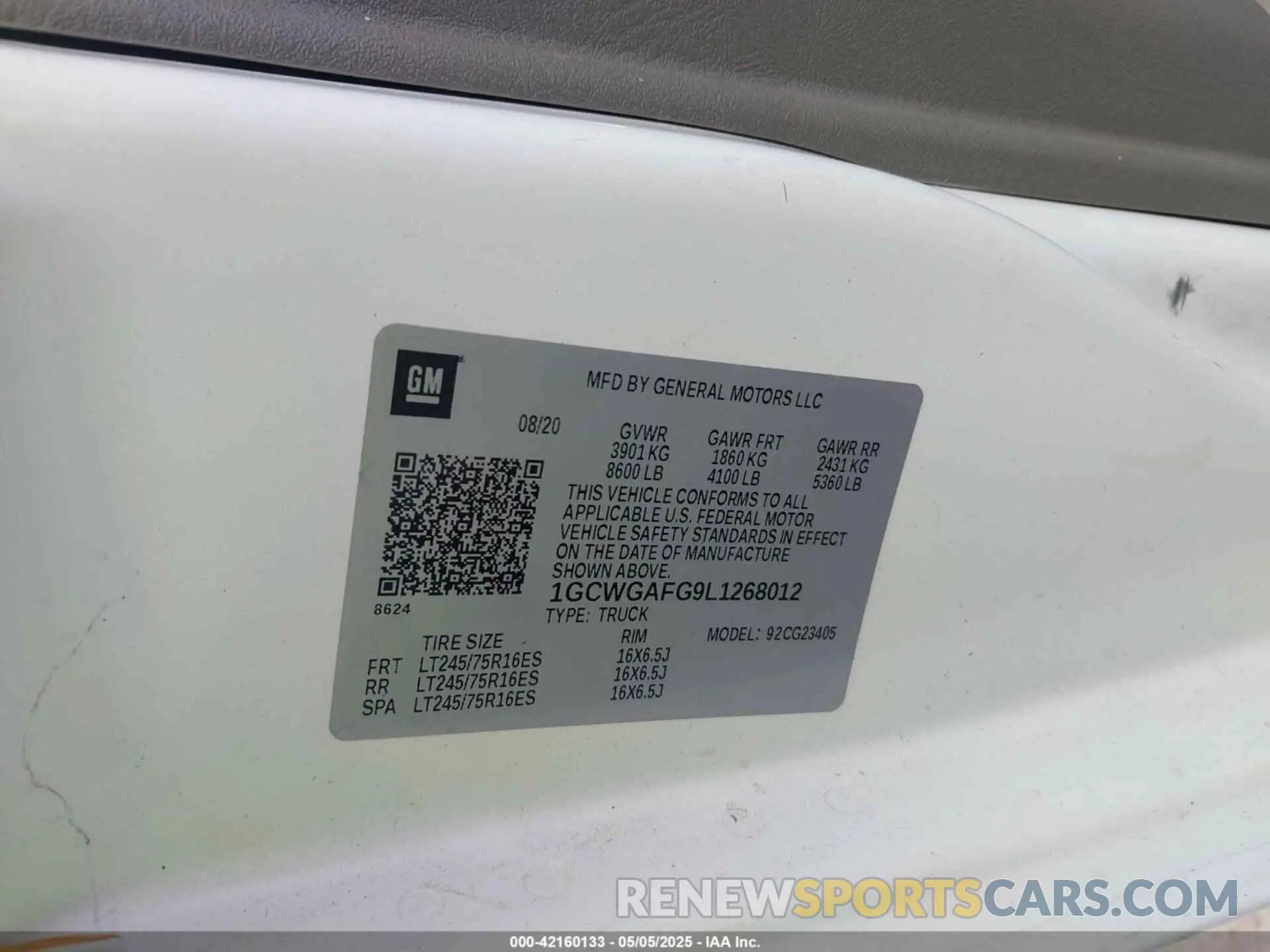 9 Photograph of a damaged car 1GCWGAFG9L1268012 CHEVROLET EXPRESS CARGO 2020