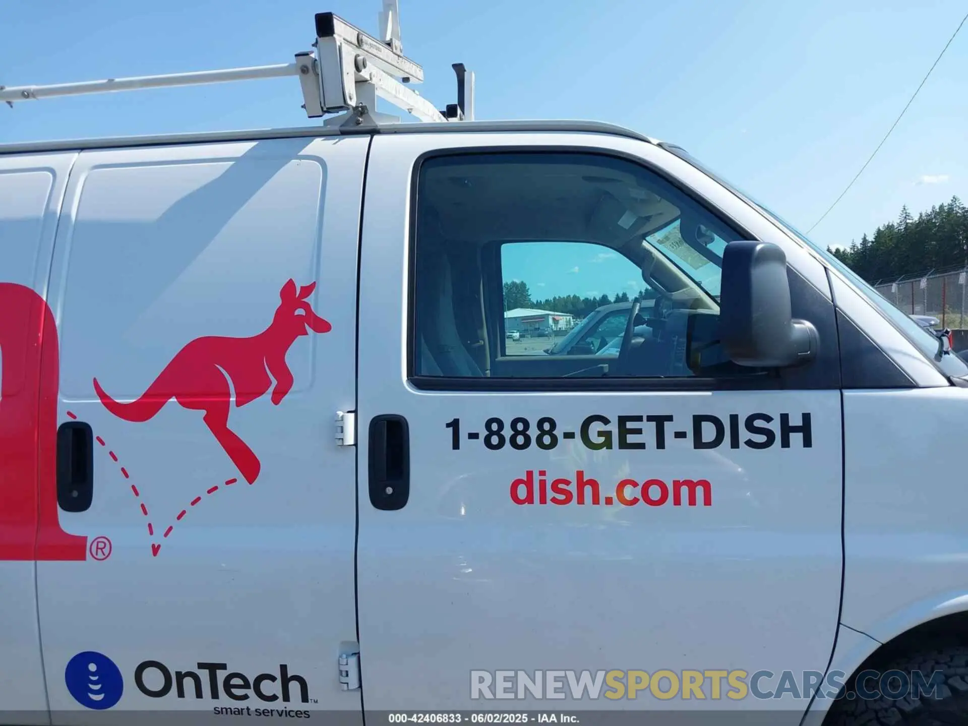 14 Photograph of a damaged car 1GCWGAFGXL1276698 CHEVROLET EXPRESS CARGO 2020