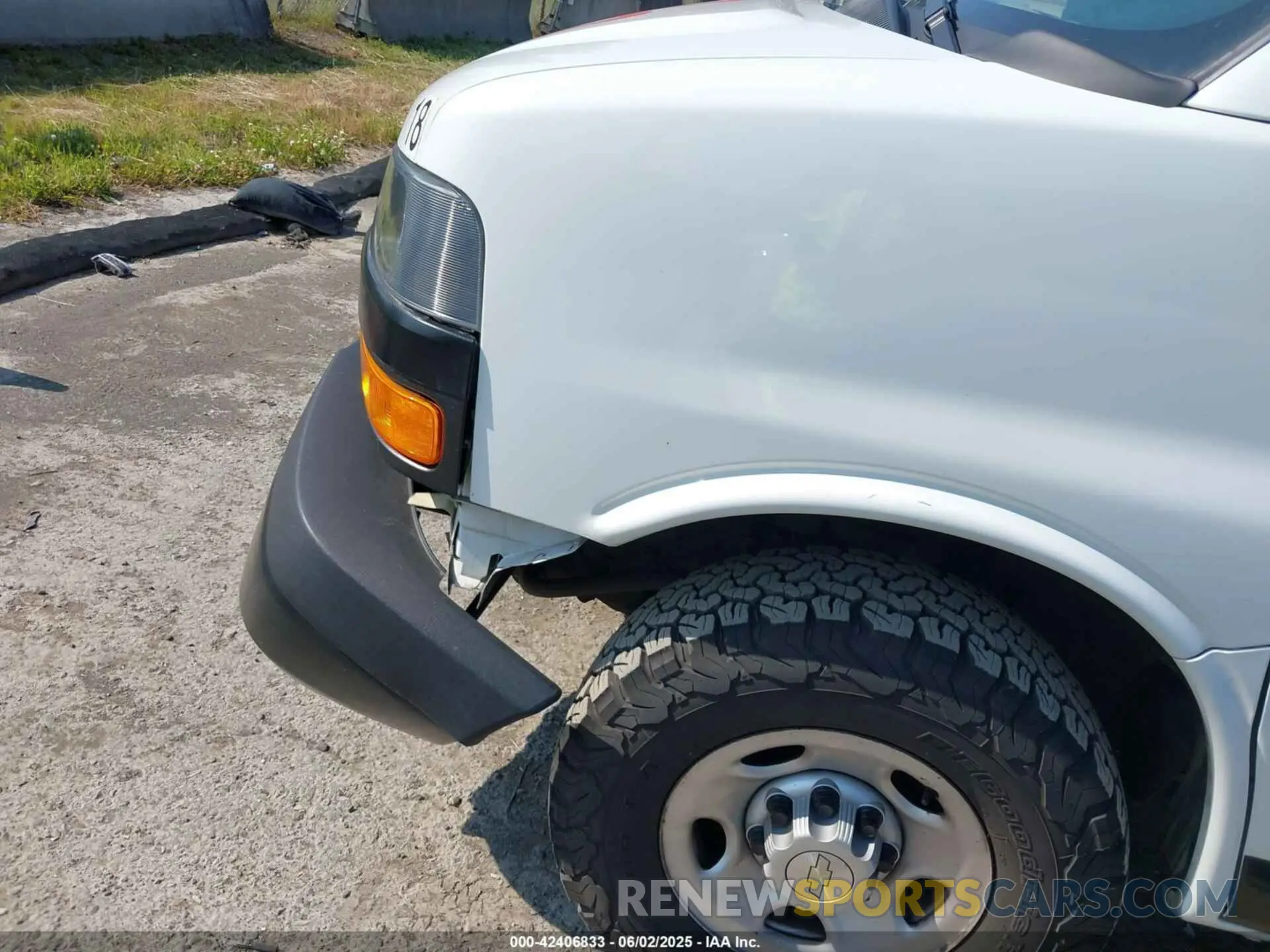 20 Photograph of a damaged car 1GCWGAFGXL1276698 CHEVROLET EXPRESS CARGO 2020