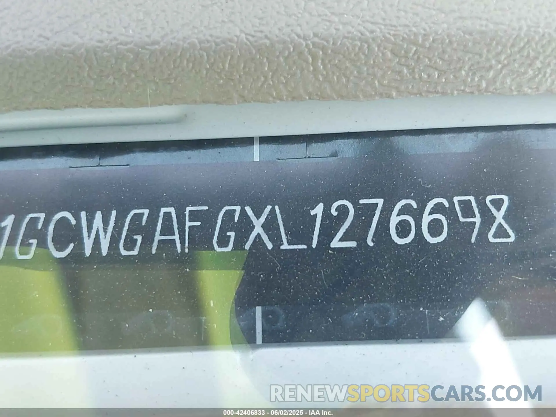 21 Photograph of a damaged car 1GCWGAFGXL1276698 CHEVROLET EXPRESS CARGO 2020