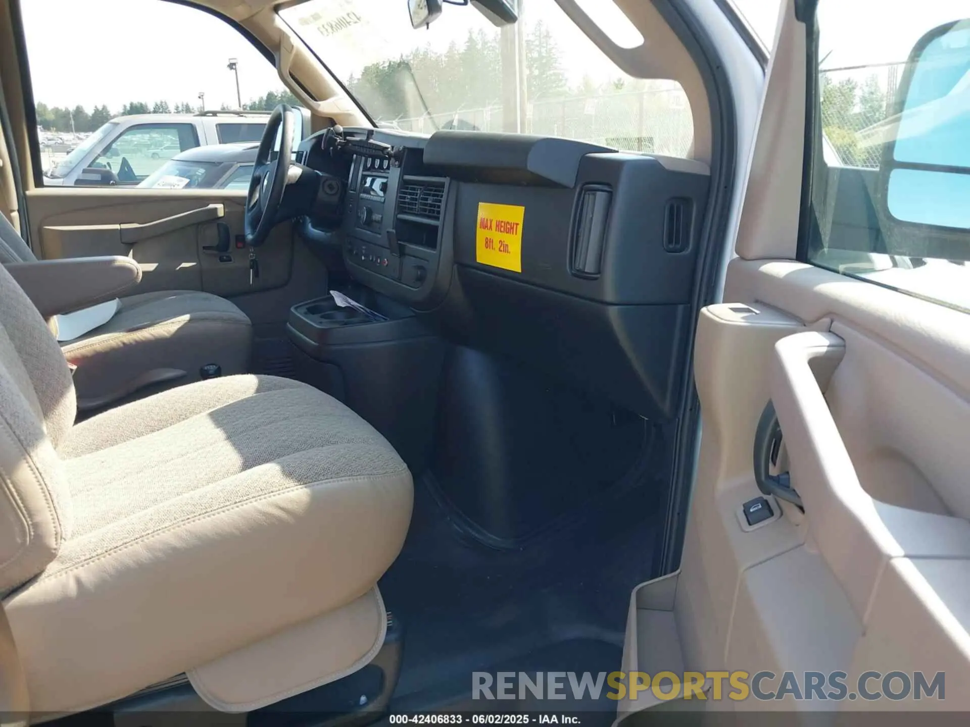 5 Photograph of a damaged car 1GCWGAFGXL1276698 CHEVROLET EXPRESS CARGO 2020