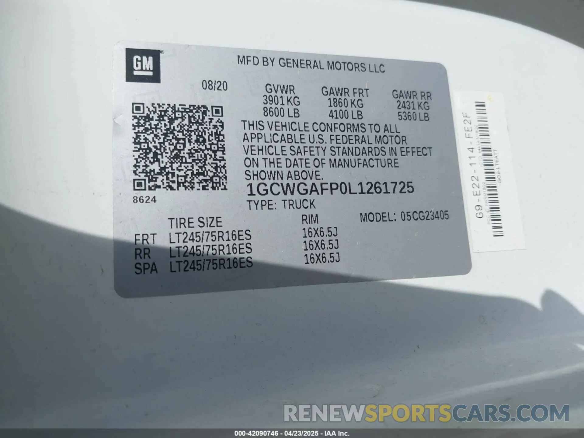 9 Photograph of a damaged car 1GCWGAFP0L1261725 CHEVROLET EXPRESS CARGO 2020