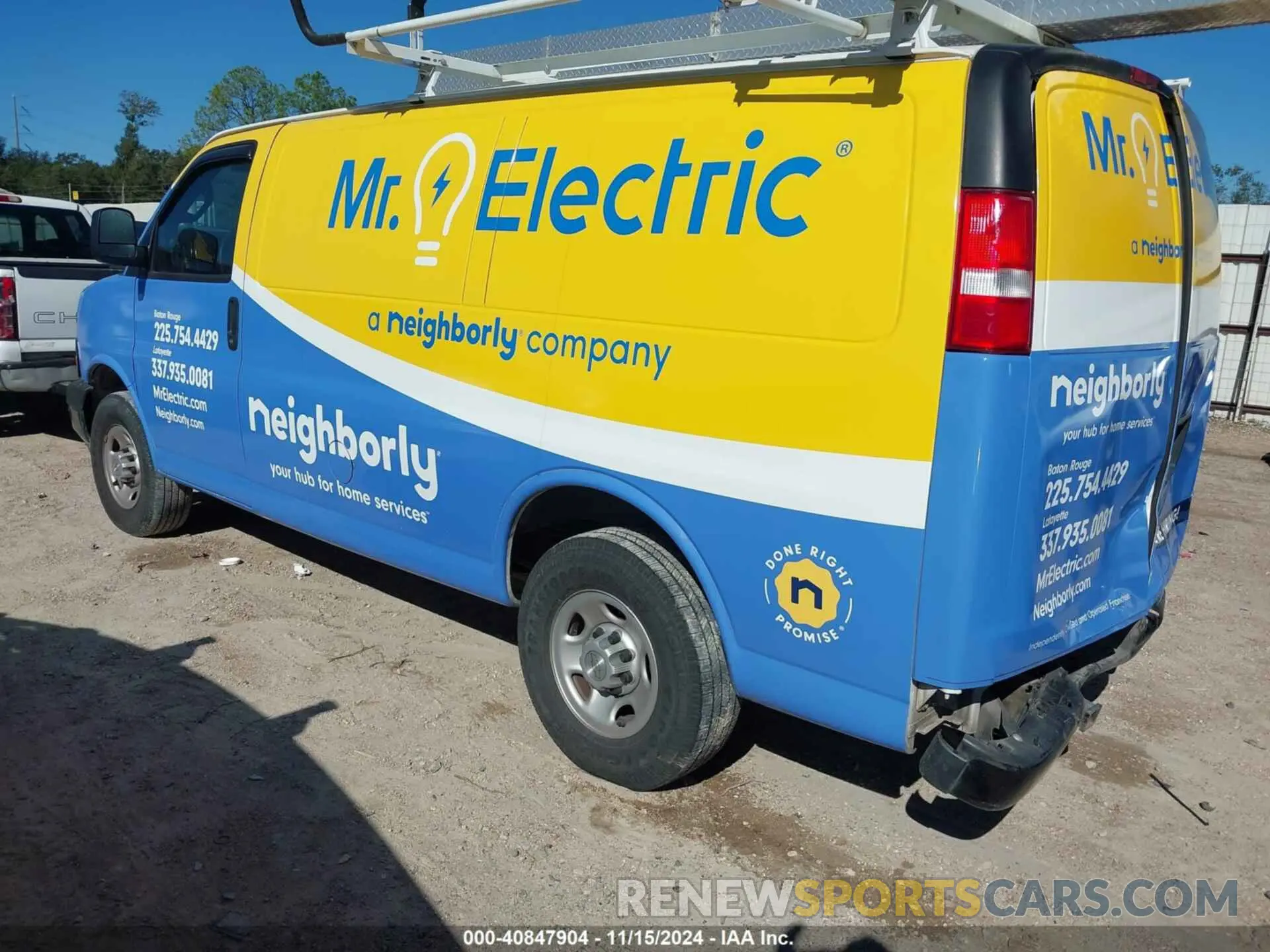 3 Photograph of a damaged car 1GCWGAFP1L1193855 CHEVROLET EXPRESS CARGO 2020