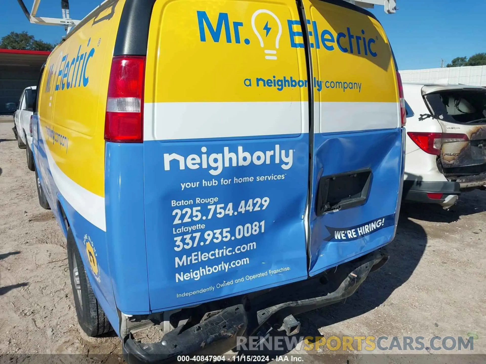 6 Photograph of a damaged car 1GCWGAFP1L1193855 CHEVROLET EXPRESS CARGO 2020