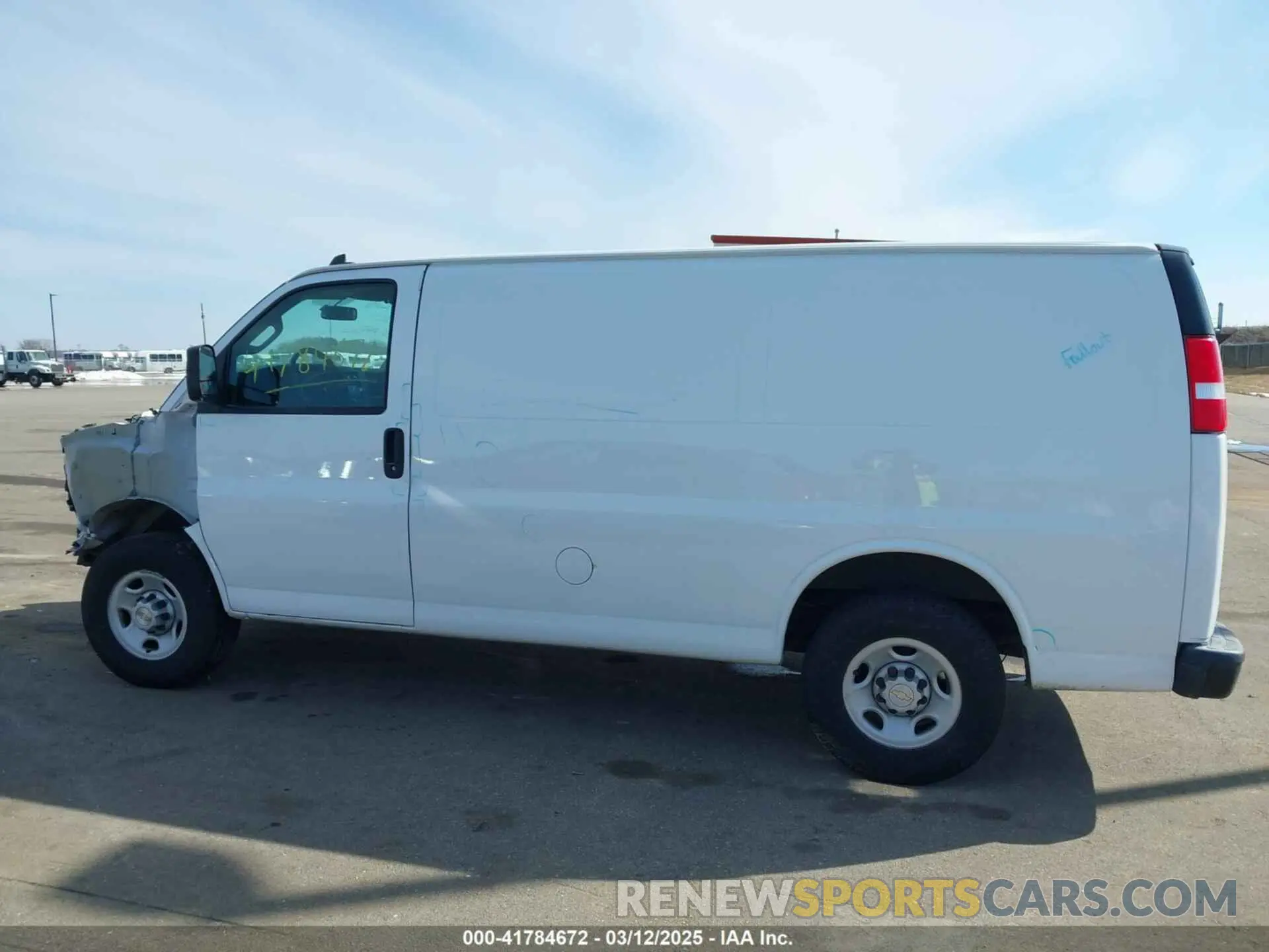 15 Photograph of a damaged car 1GCWGAFP2L1274251 CHEVROLET EXPRESS CARGO 2020