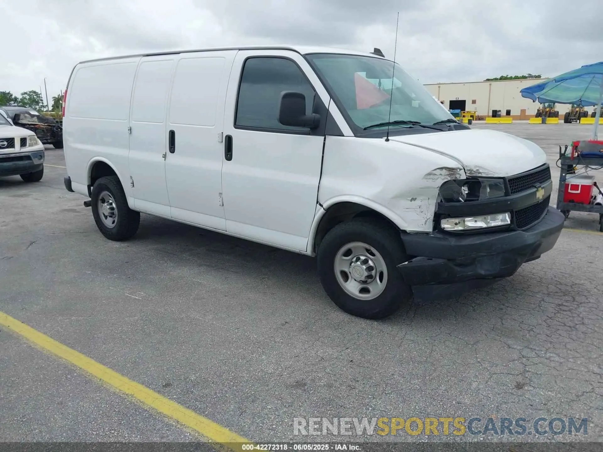 1 Photograph of a damaged car 1GCWGAFP4L1153737 CHEVROLET EXPRESS CARGO 2020