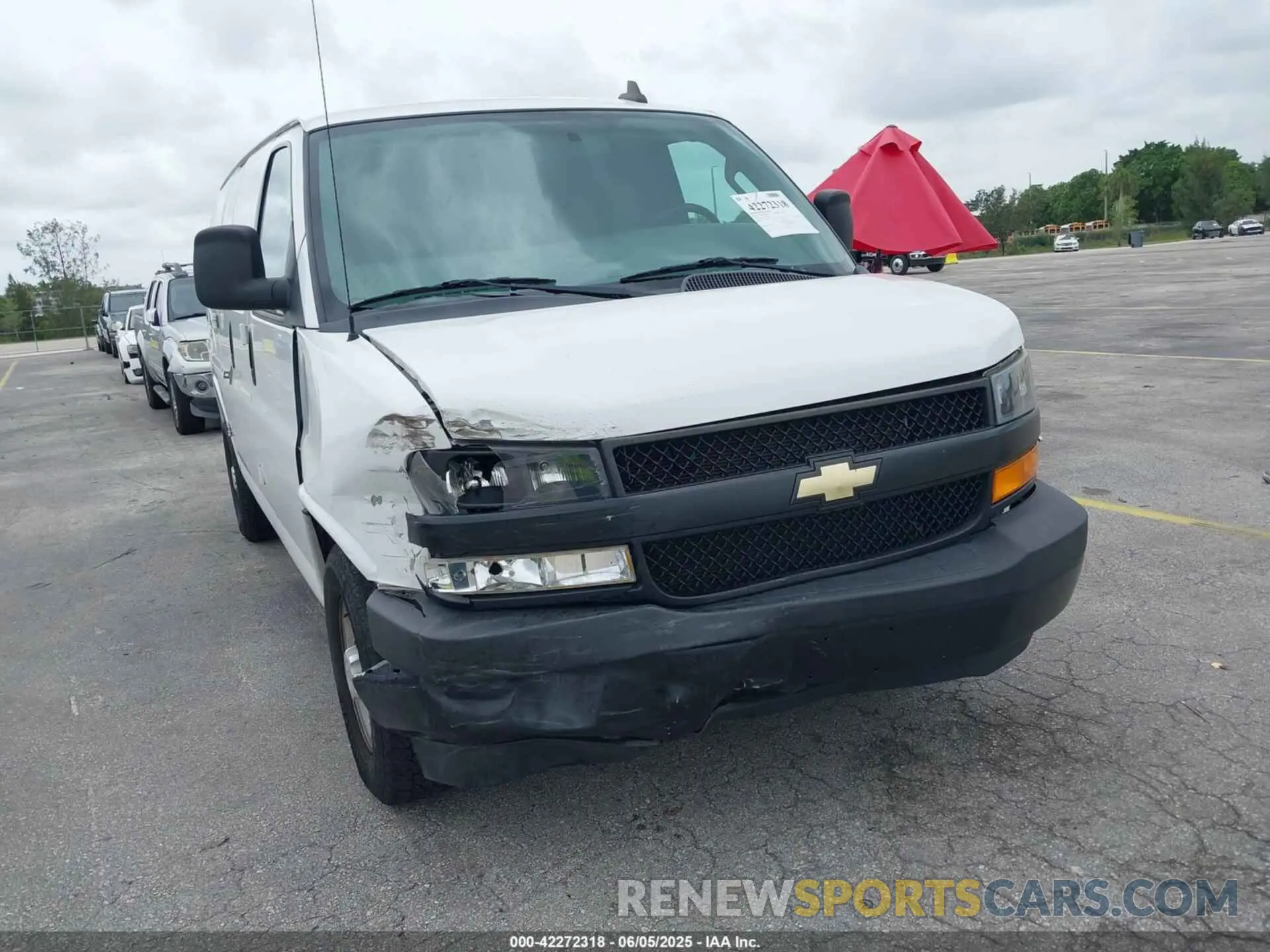 6 Photograph of a damaged car 1GCWGAFP4L1153737 CHEVROLET EXPRESS CARGO 2020