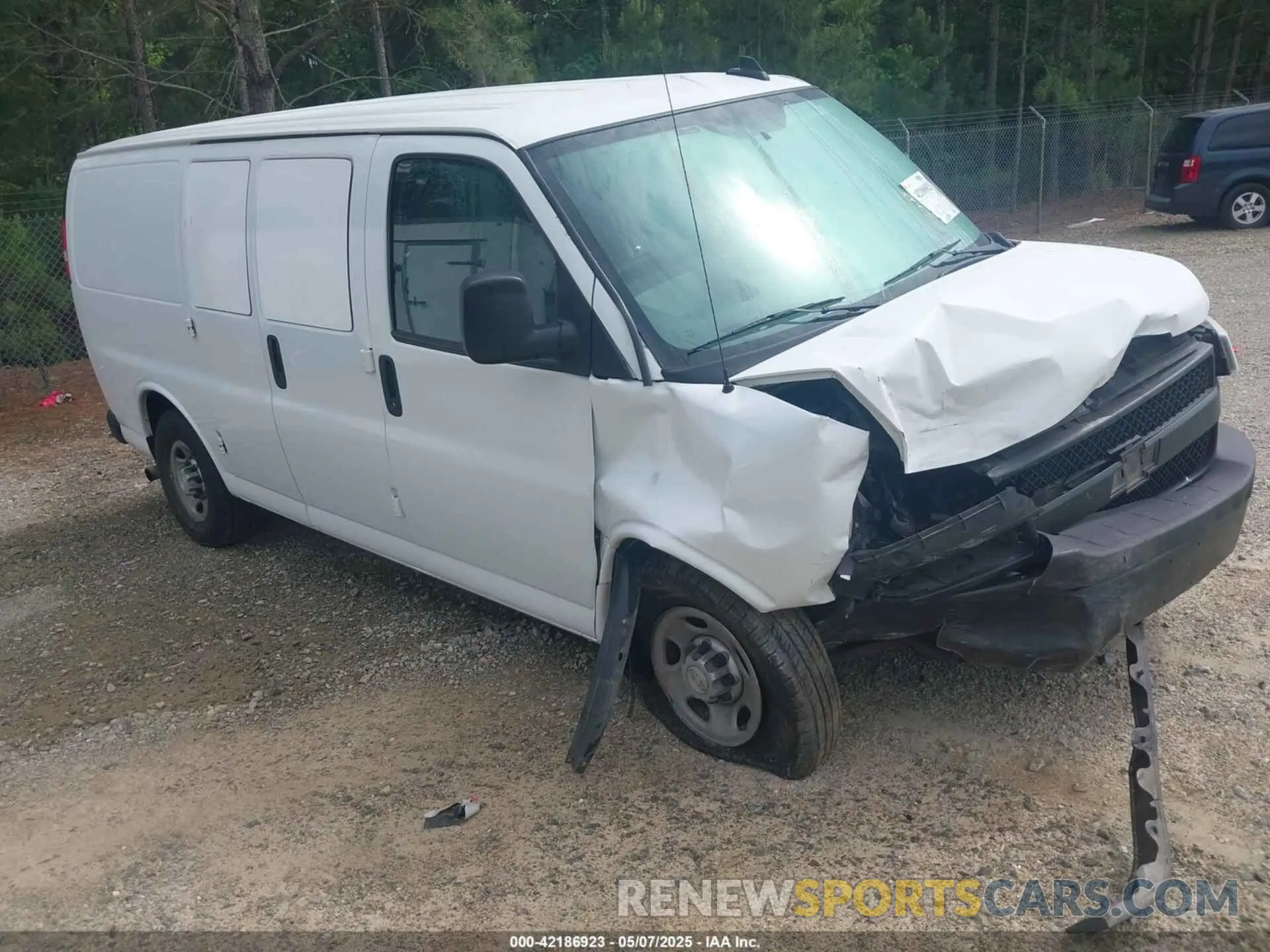 1 Photograph of a damaged car 1GCWGAFP7L1128105 CHEVROLET EXPRESS CARGO 2020