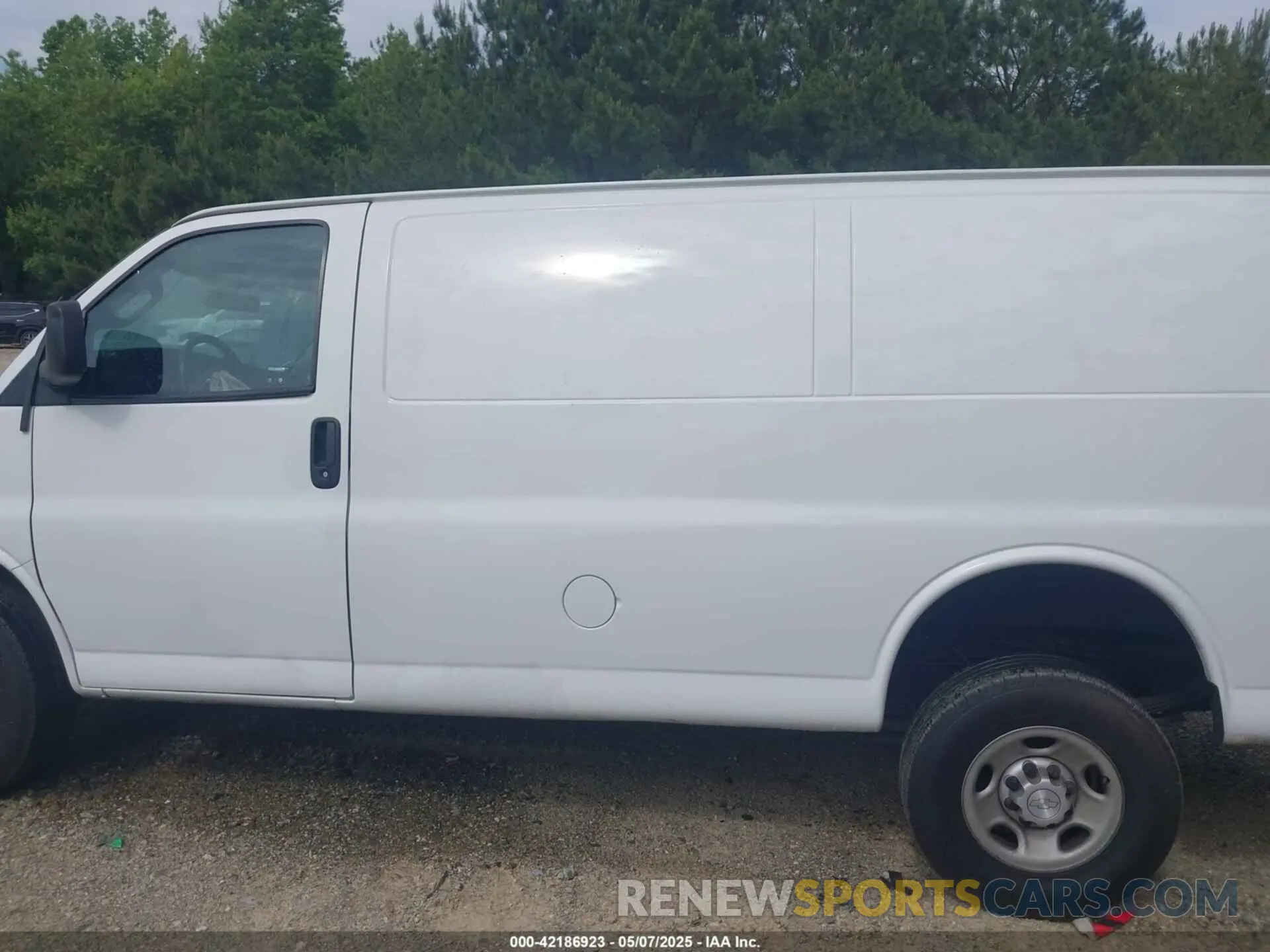 14 Photograph of a damaged car 1GCWGAFP7L1128105 CHEVROLET EXPRESS CARGO 2020