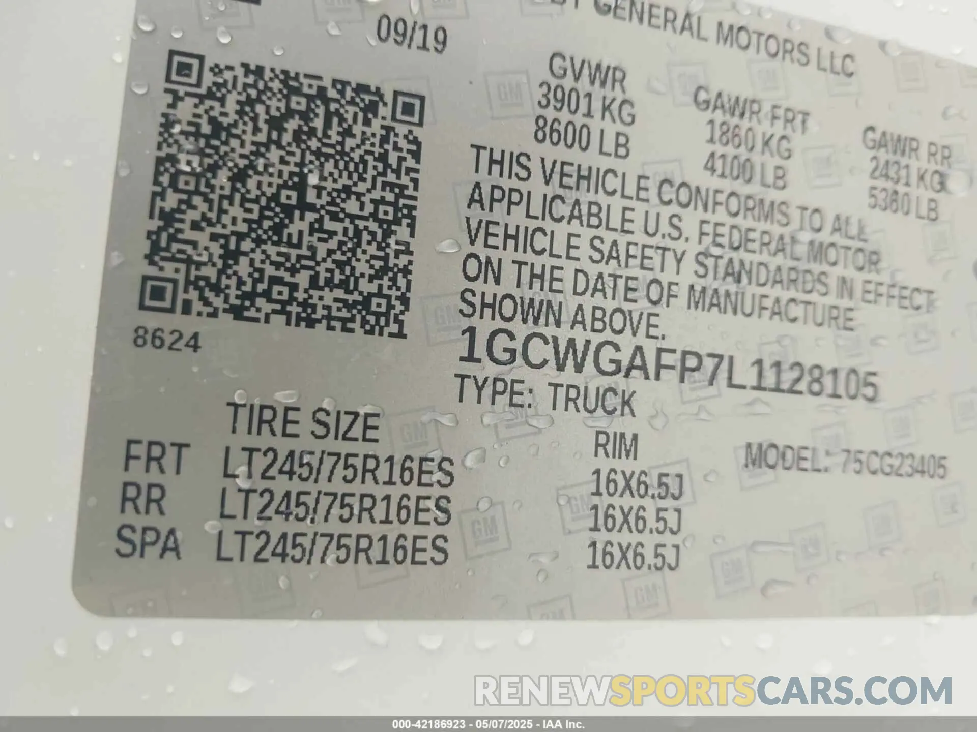 9 Photograph of a damaged car 1GCWGAFP7L1128105 CHEVROLET EXPRESS CARGO 2020