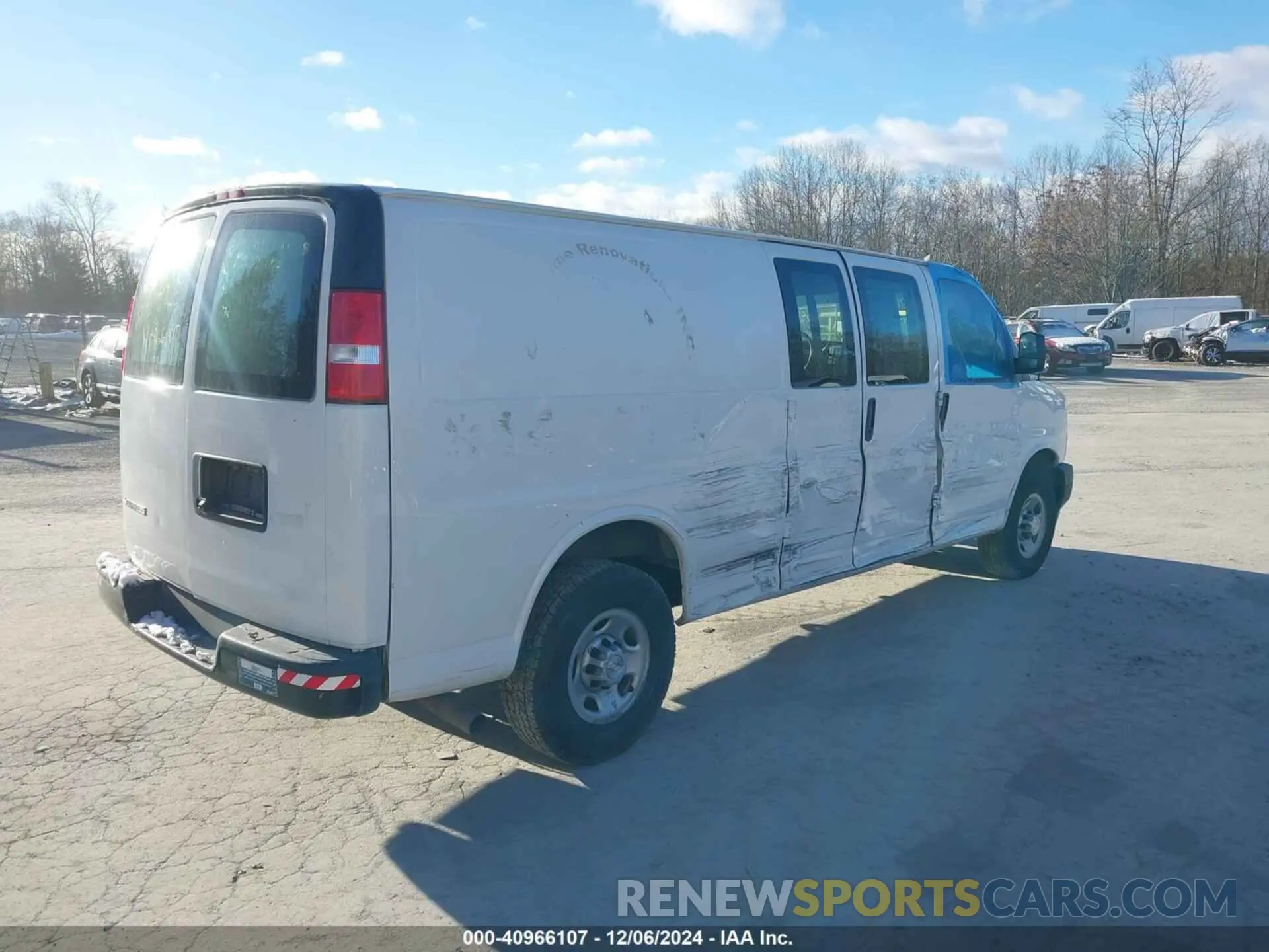 4 Photograph of a damaged car 1GCWGBFG4L1155123 CHEVROLET EXPRESS CARGO 2020