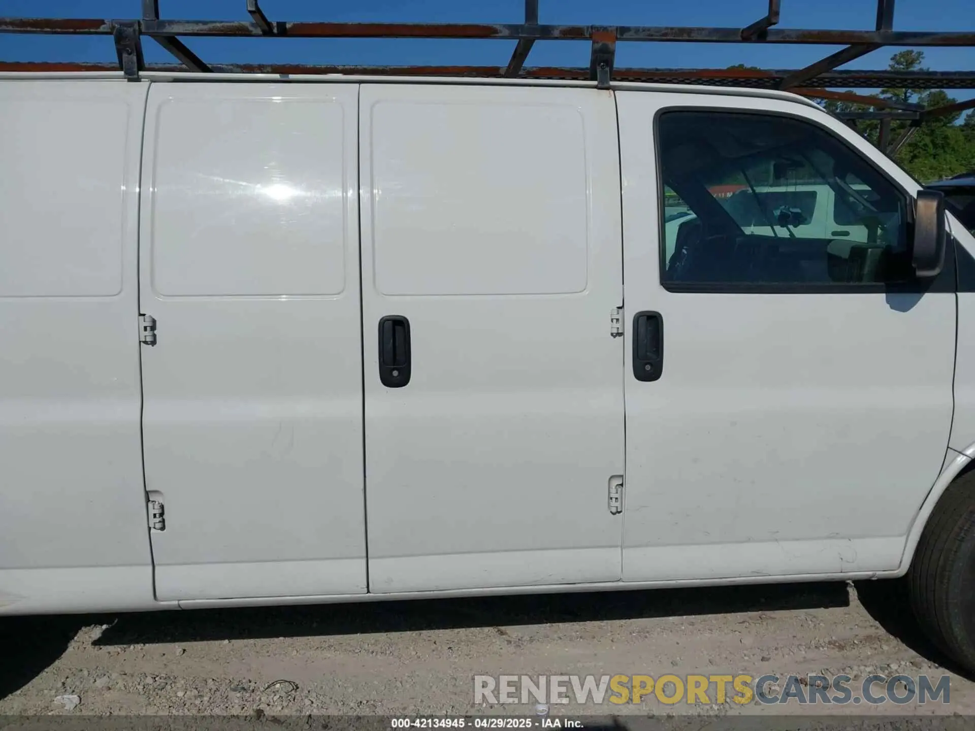 13 Photograph of a damaged car 1GCWGBFG6L1120325 CHEVROLET EXPRESS CARGO 2020