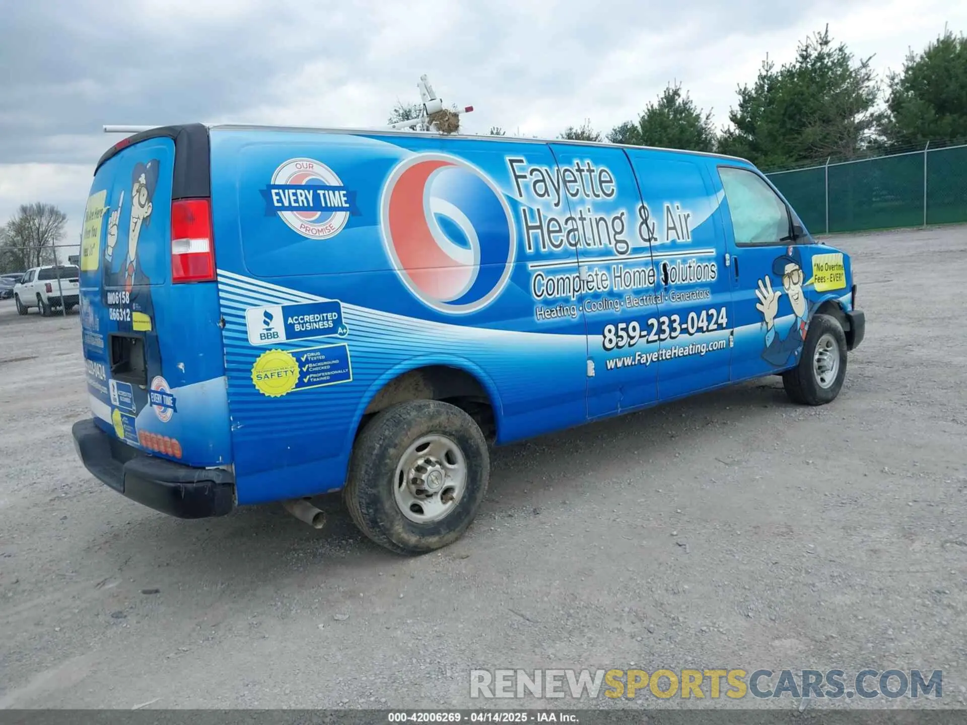 4 Photograph of a damaged car 1GCWGBFP2L1263434 CHEVROLET EXPRESS CARGO 2020