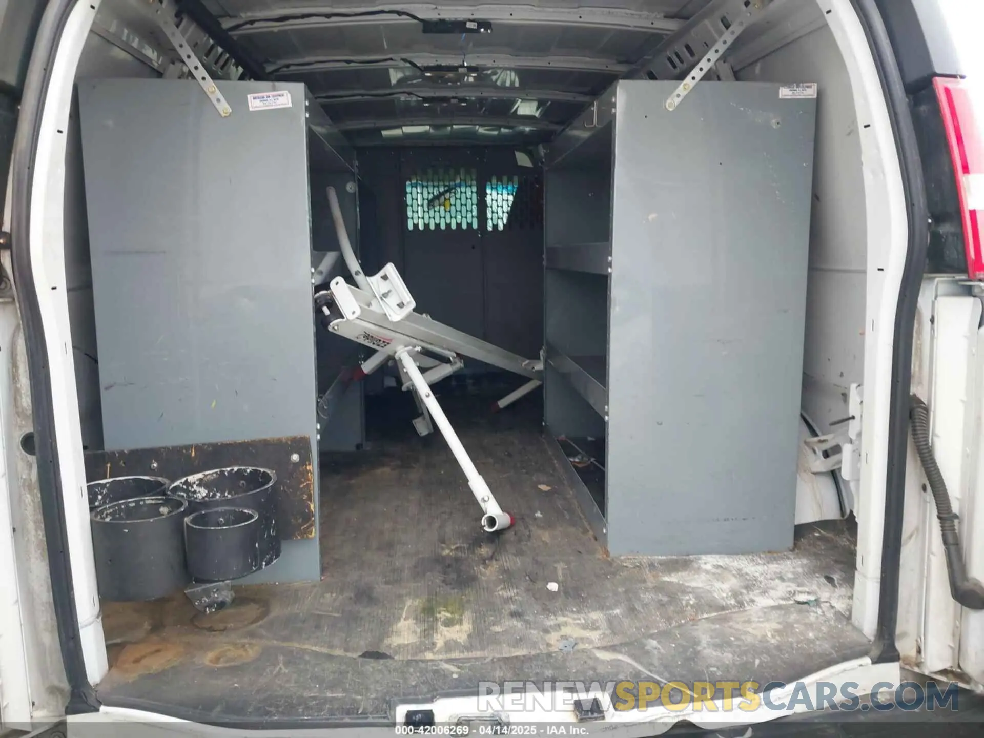 8 Photograph of a damaged car 1GCWGBFP2L1263434 CHEVROLET EXPRESS CARGO 2020