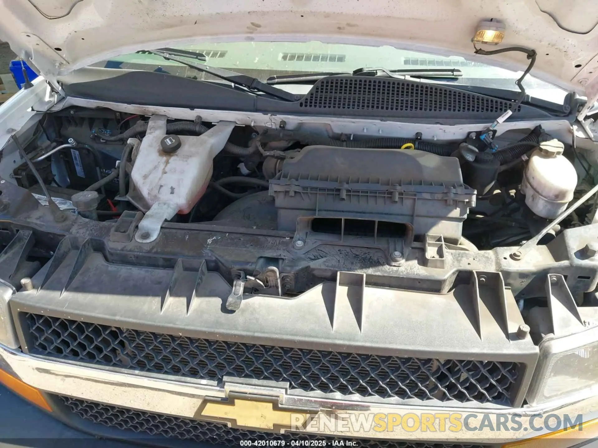 10 Photograph of a damaged car 1GCWGBFP8L1120262 CHEVROLET EXPRESS CARGO 2020