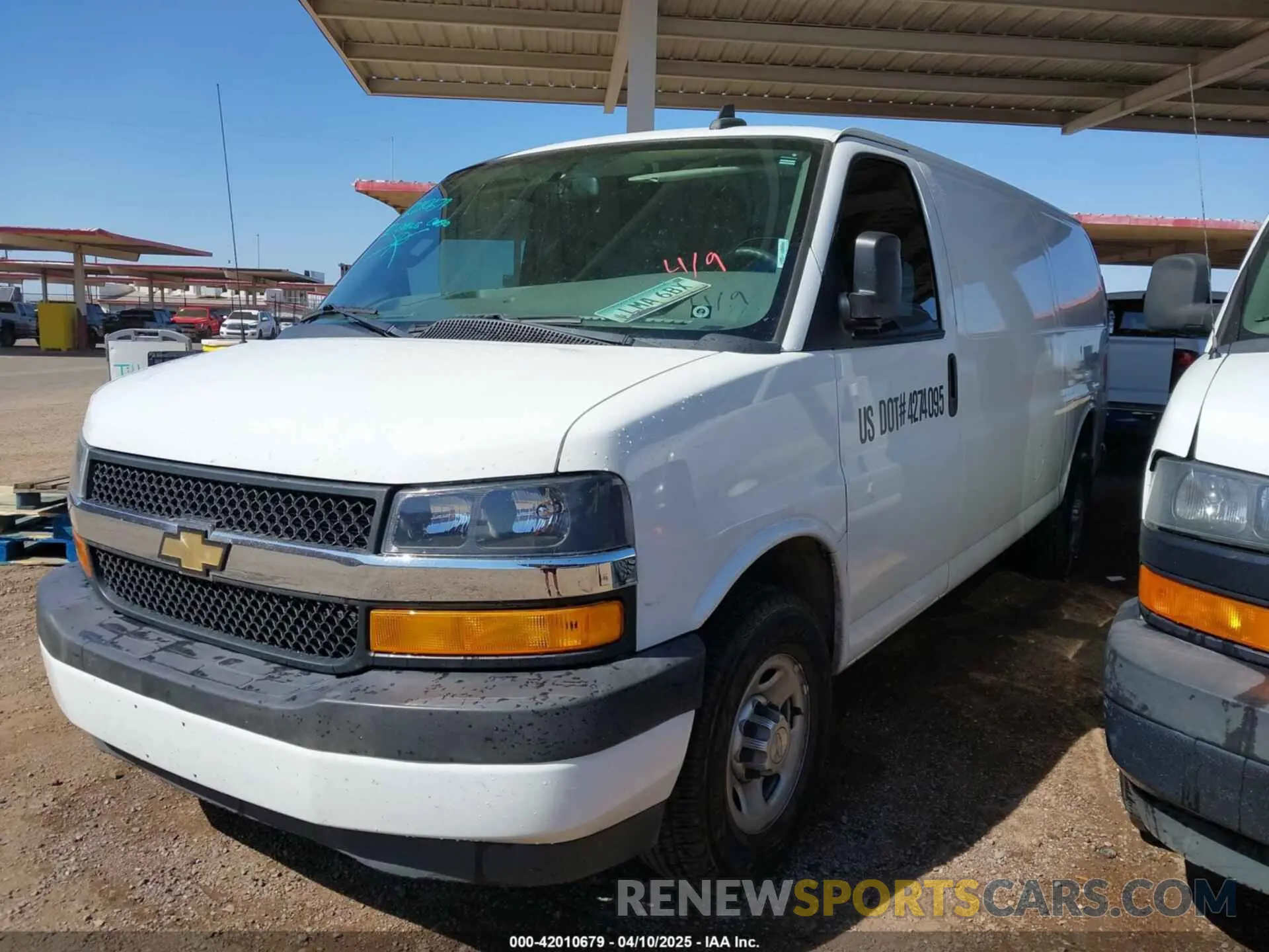2 Photograph of a damaged car 1GCWGBFP8L1120262 CHEVROLET EXPRESS CARGO 2020