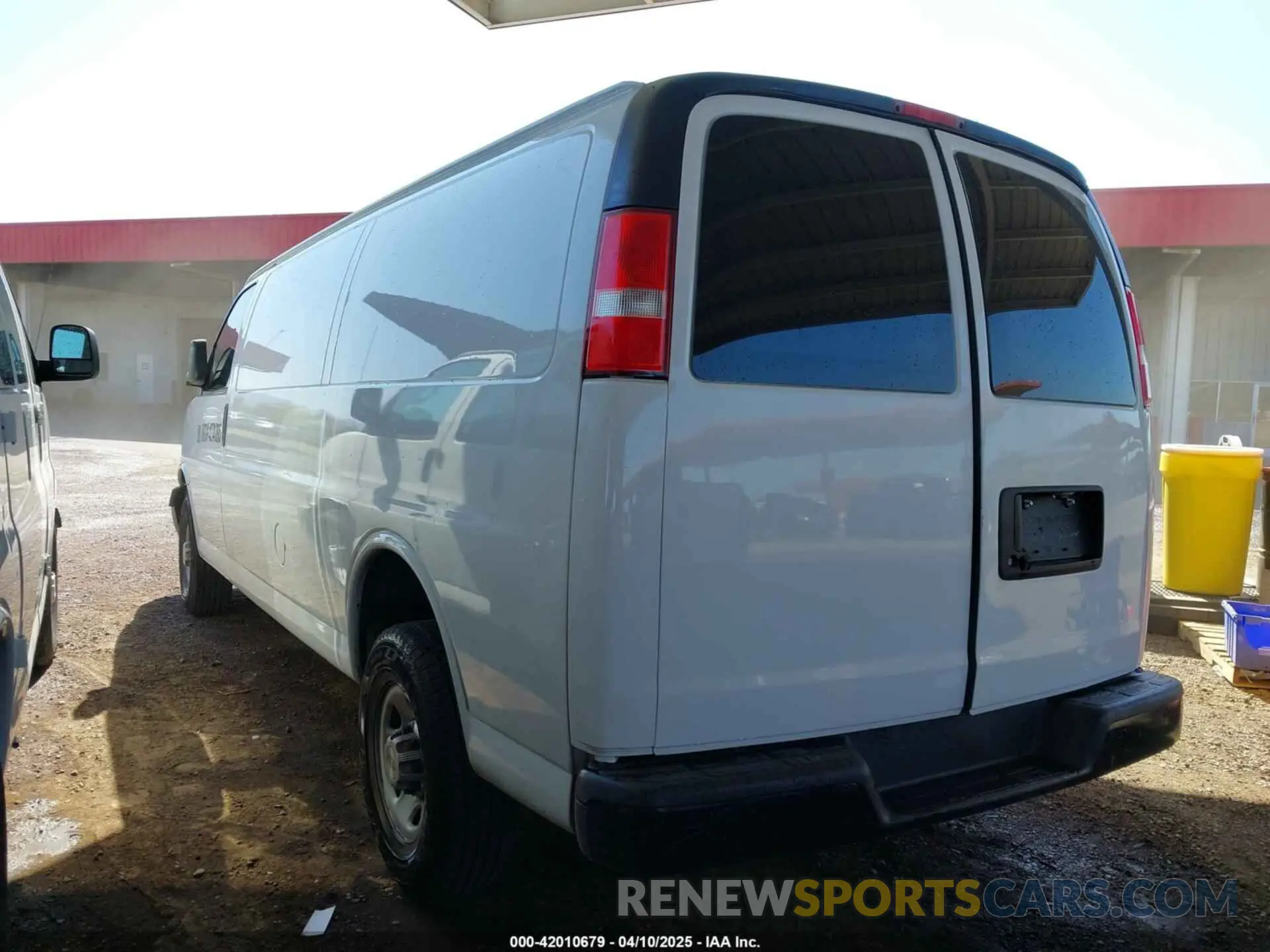 3 Photograph of a damaged car 1GCWGBFP8L1120262 CHEVROLET EXPRESS CARGO 2020