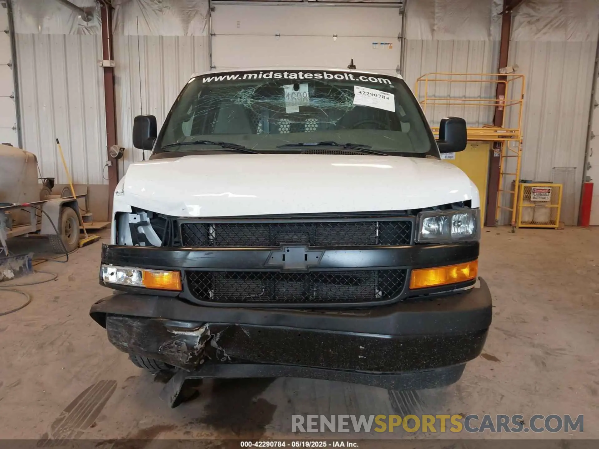 13 Photograph of a damaged car 1GCZGGFG2L1269258 CHEVROLET EXPRESS CARGO 2020