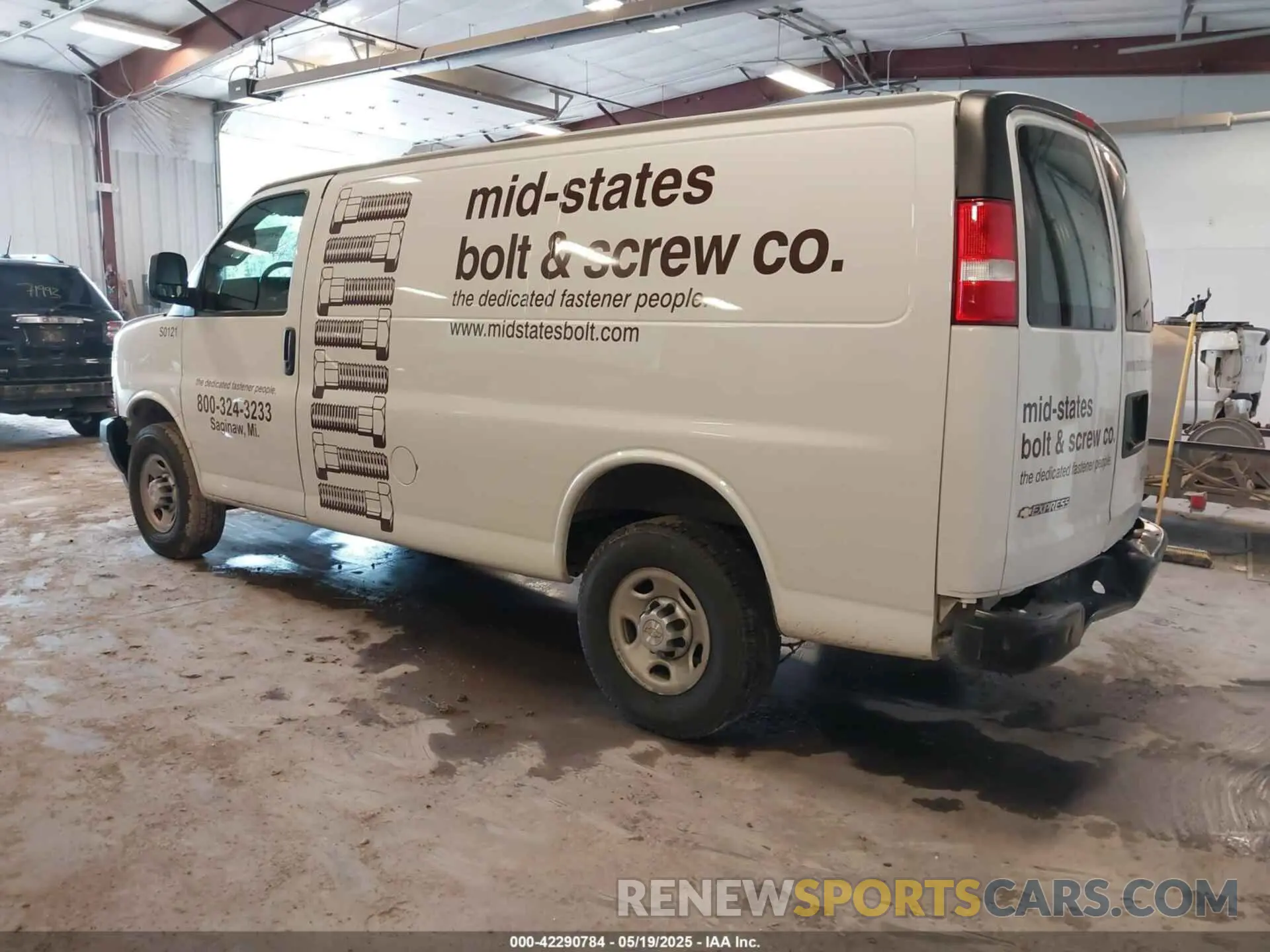 3 Photograph of a damaged car 1GCZGGFG2L1269258 CHEVROLET EXPRESS CARGO 2020