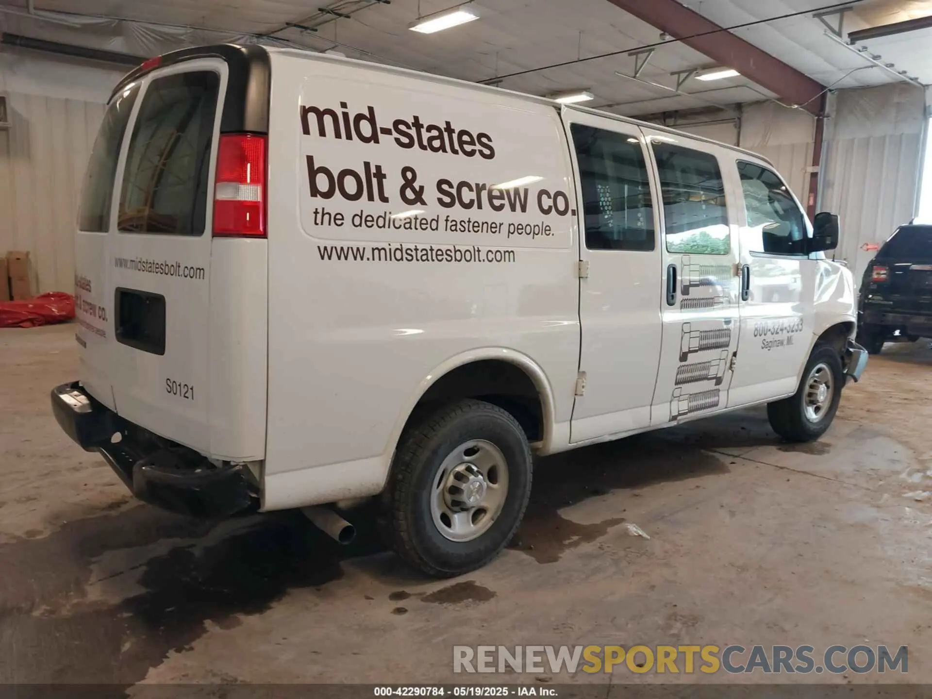 4 Photograph of a damaged car 1GCZGGFG2L1269258 CHEVROLET EXPRESS CARGO 2020
