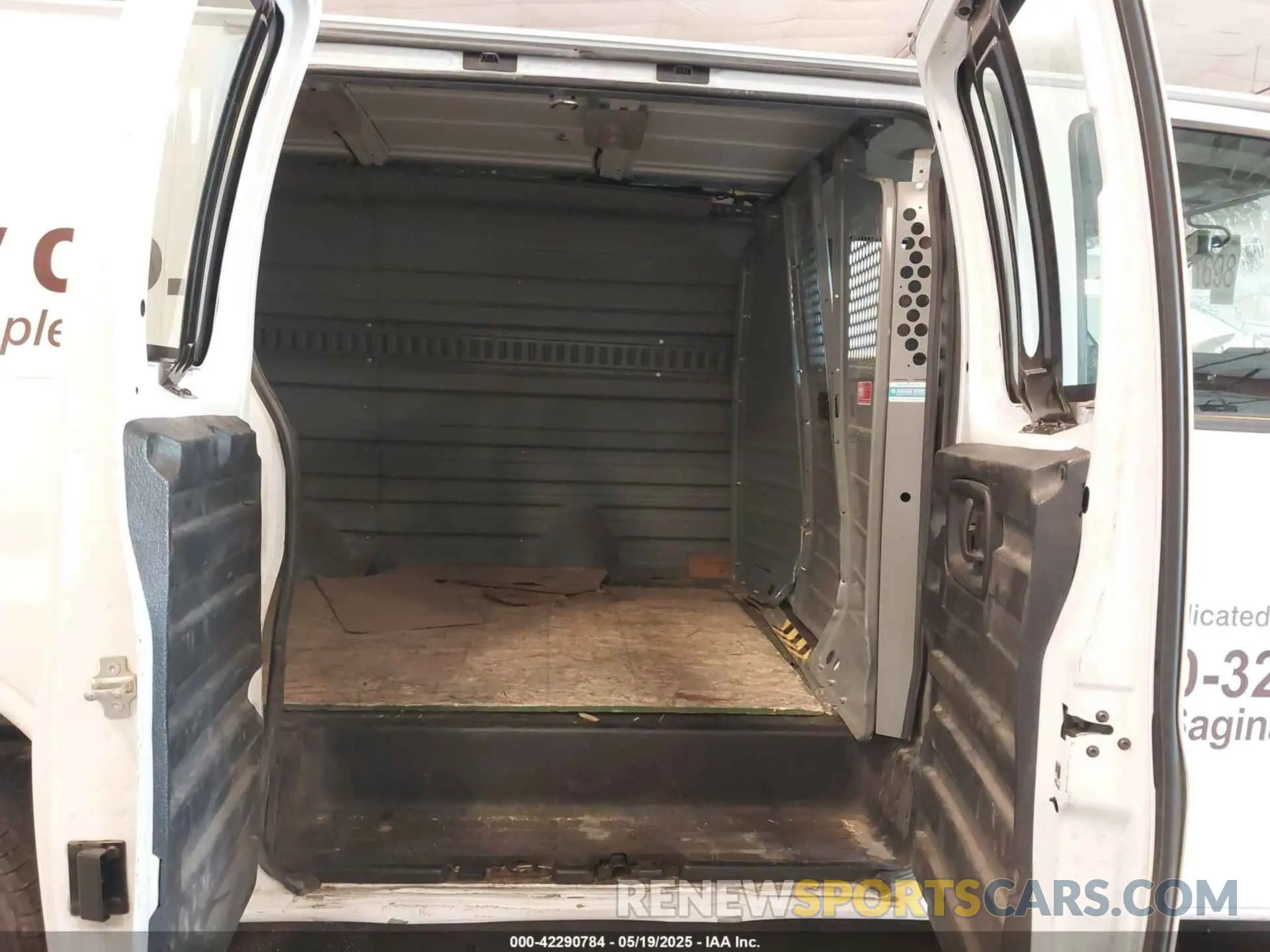8 Photograph of a damaged car 1GCZGGFG2L1269258 CHEVROLET EXPRESS CARGO 2020