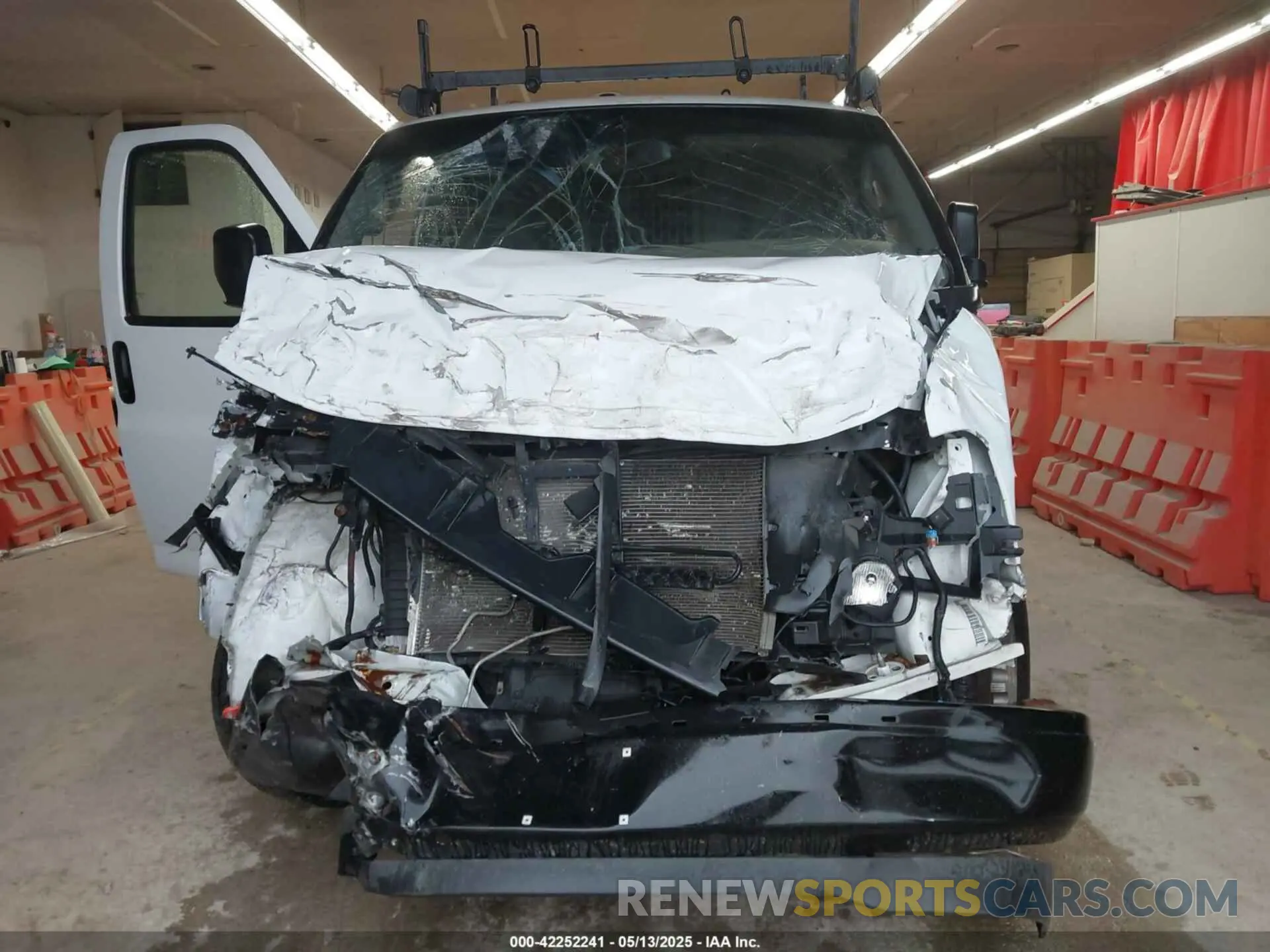 12 Photograph of a damaged car 1GCZGGFG4L1249514 CHEVROLET EXPRESS CARGO 2020