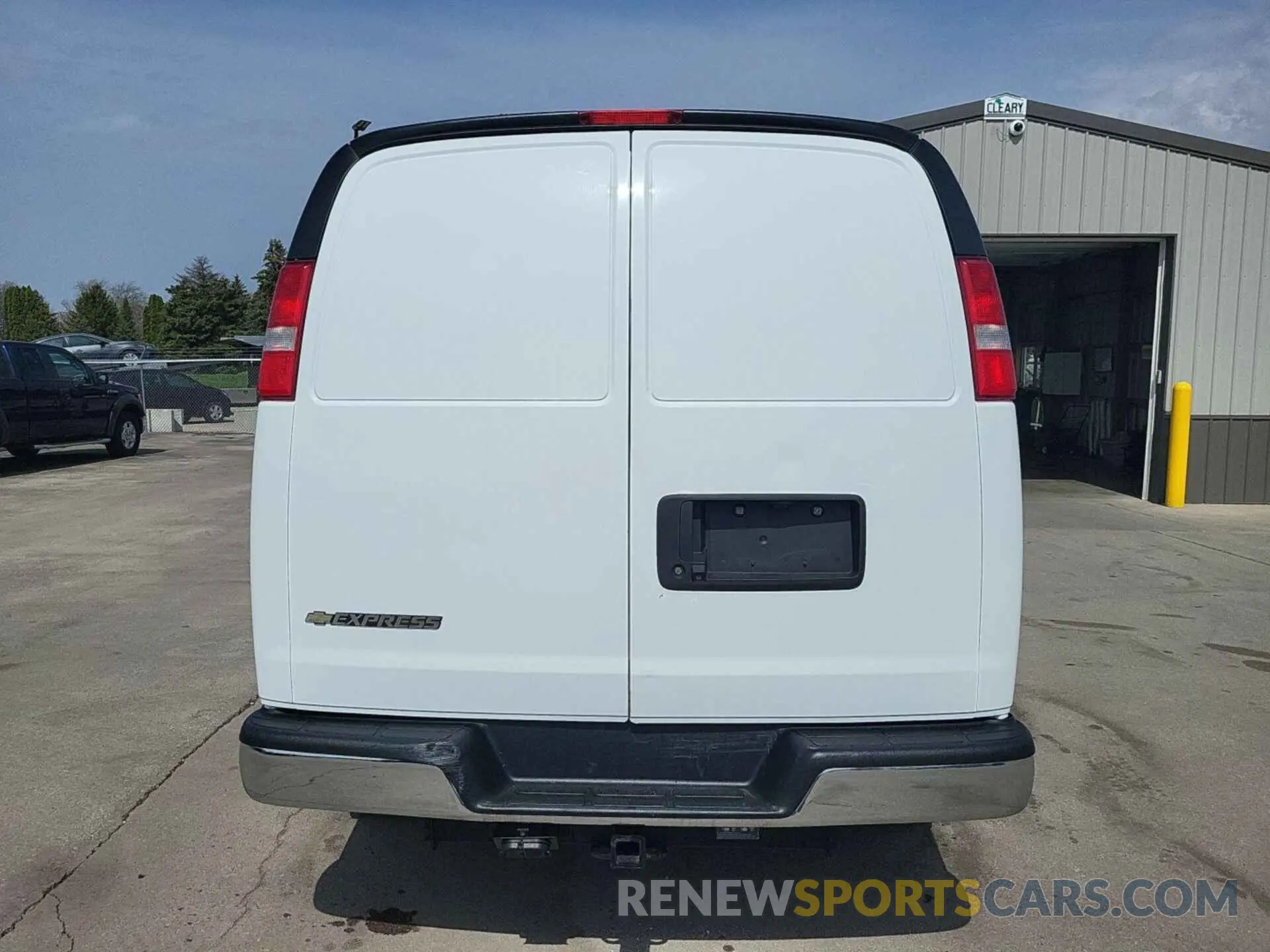 11 Photograph of a damaged car 1GCZGGFG5L1269562 CHEVROLET EXPRESS CARGO 2020