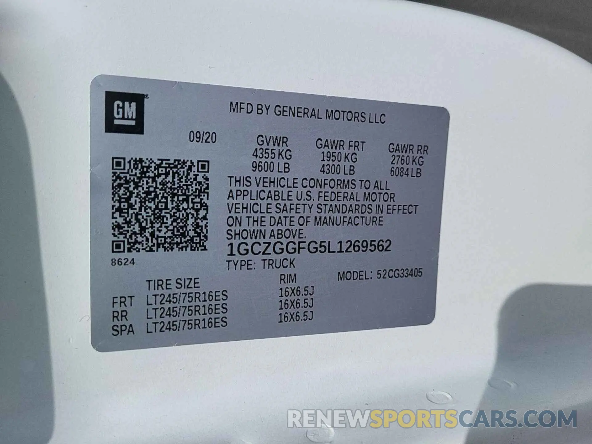 19 Photograph of a damaged car 1GCZGGFG5L1269562 CHEVROLET EXPRESS CARGO 2020