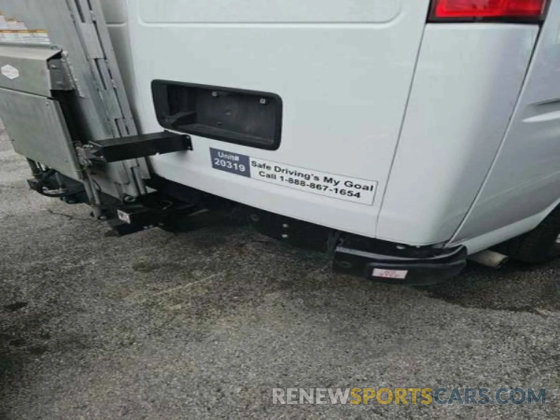 12 Photograph of a damaged car 1GCZGGFP3L1208985 CHEVROLET EXPRESS CARGO 2020