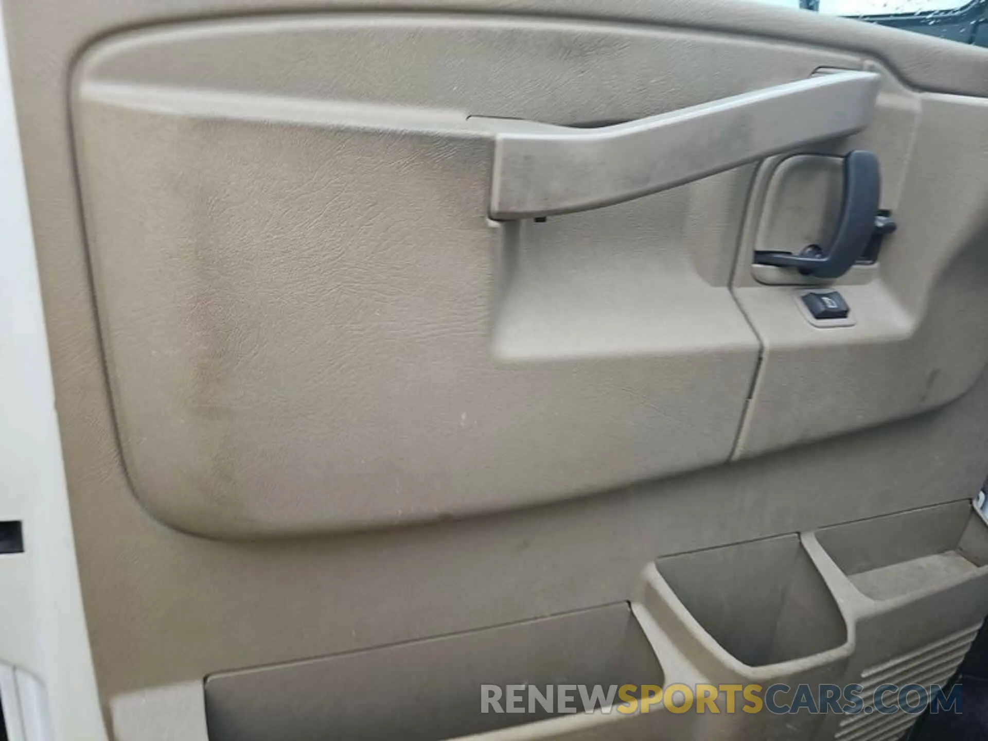 14 Photograph of a damaged car 1GCZGGFP3L1208985 CHEVROLET EXPRESS CARGO 2020