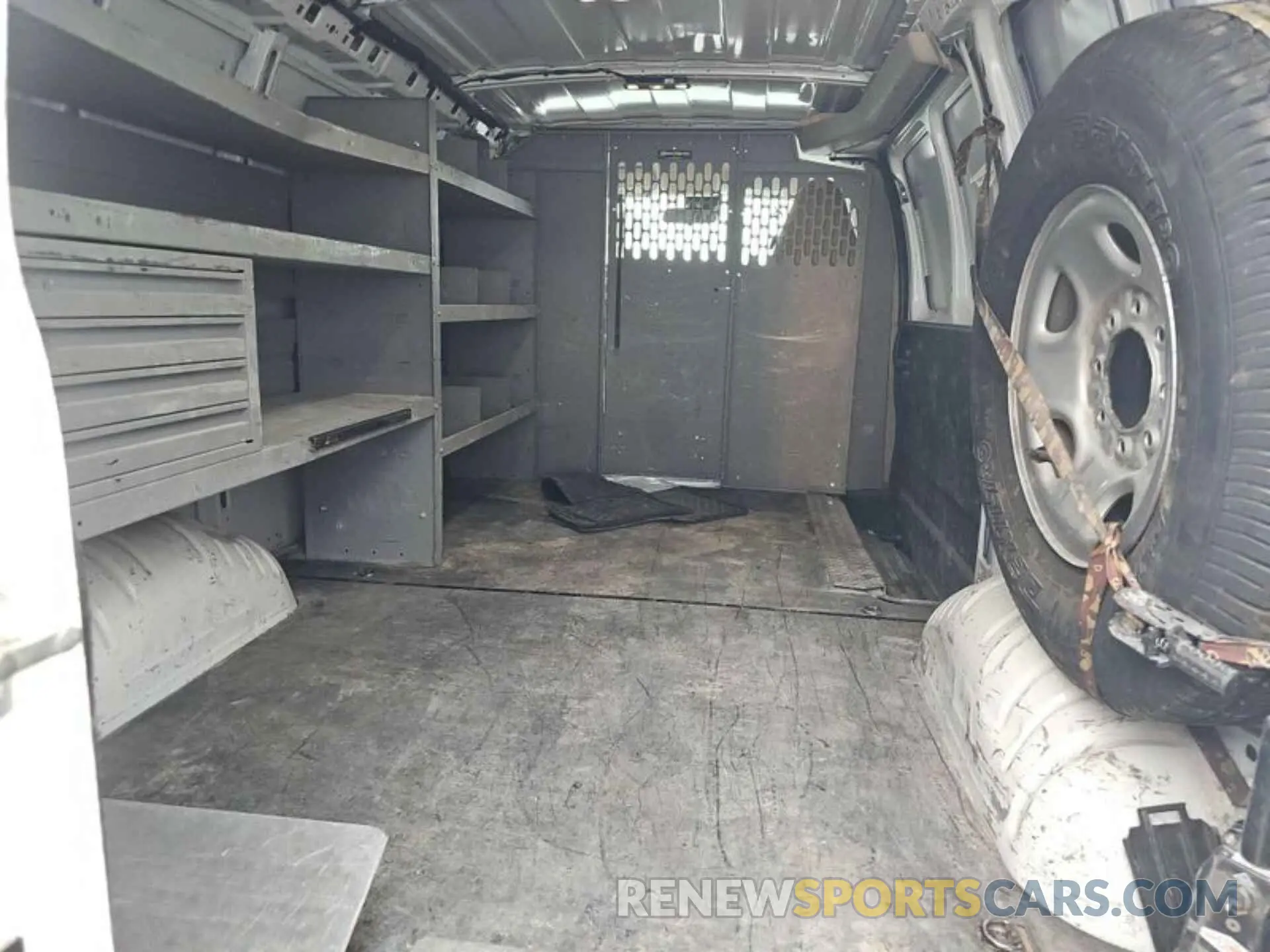 18 Photograph of a damaged car 1GCZGGFP3L1208985 CHEVROLET EXPRESS CARGO 2020
