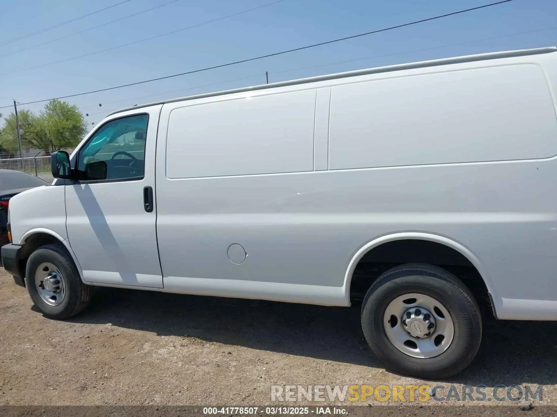 14 Photograph of a damaged car 1GCWGAF70M1237863 CHEVROLET EXPRESS CARGO 2021