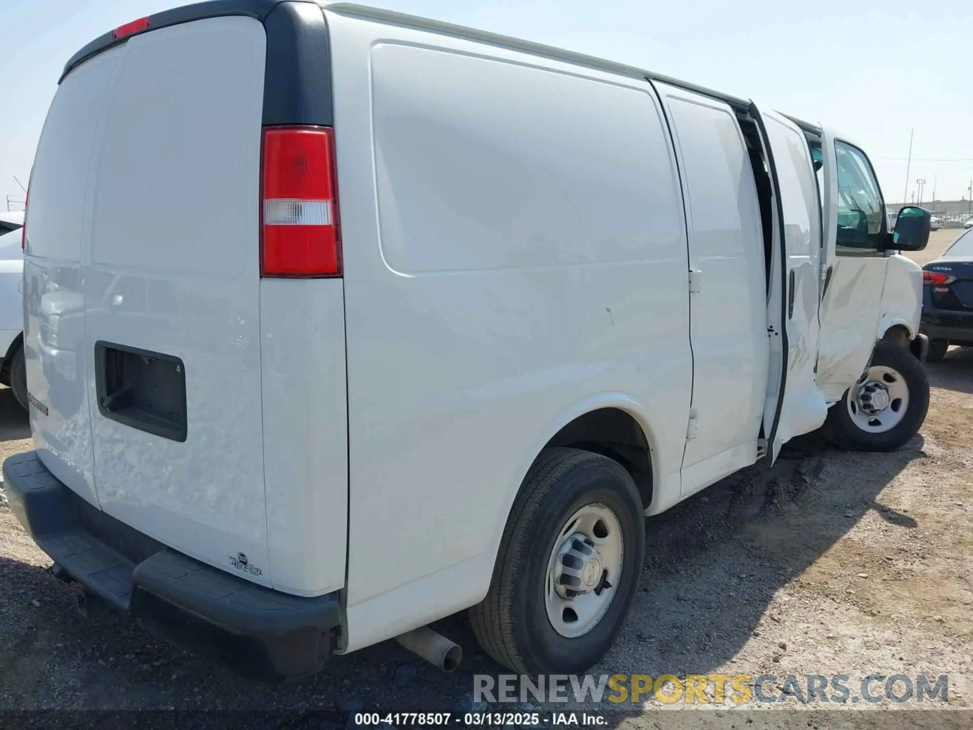 4 Photograph of a damaged car 1GCWGAF70M1237863 CHEVROLET EXPRESS CARGO 2021