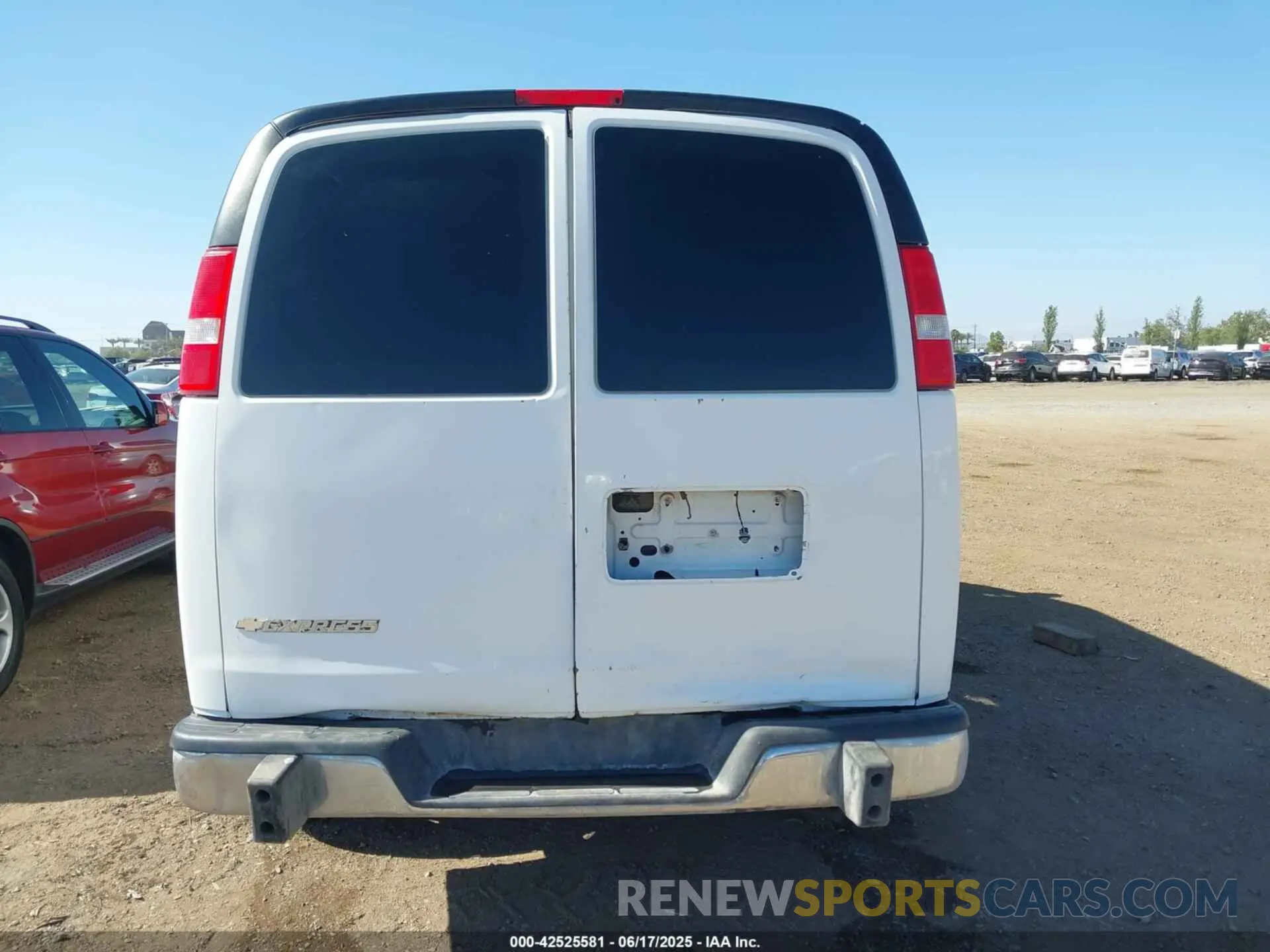 16 Photograph of a damaged car 1GCWGAF71M1242604 CHEVROLET EXPRESS CARGO 2021
