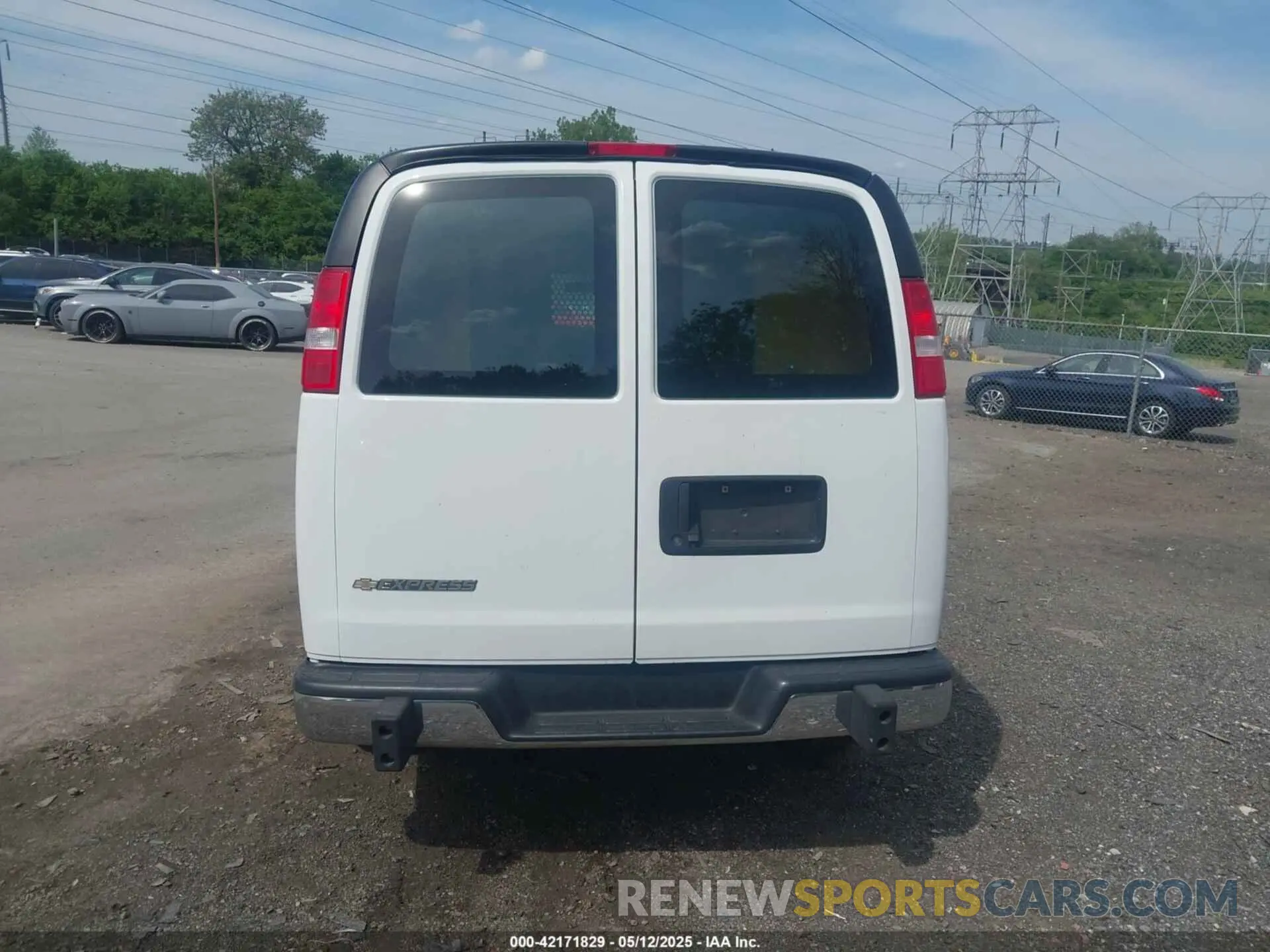 16 Photograph of a damaged car 1GCWGAF72M1208980 CHEVROLET EXPRESS CARGO 2021