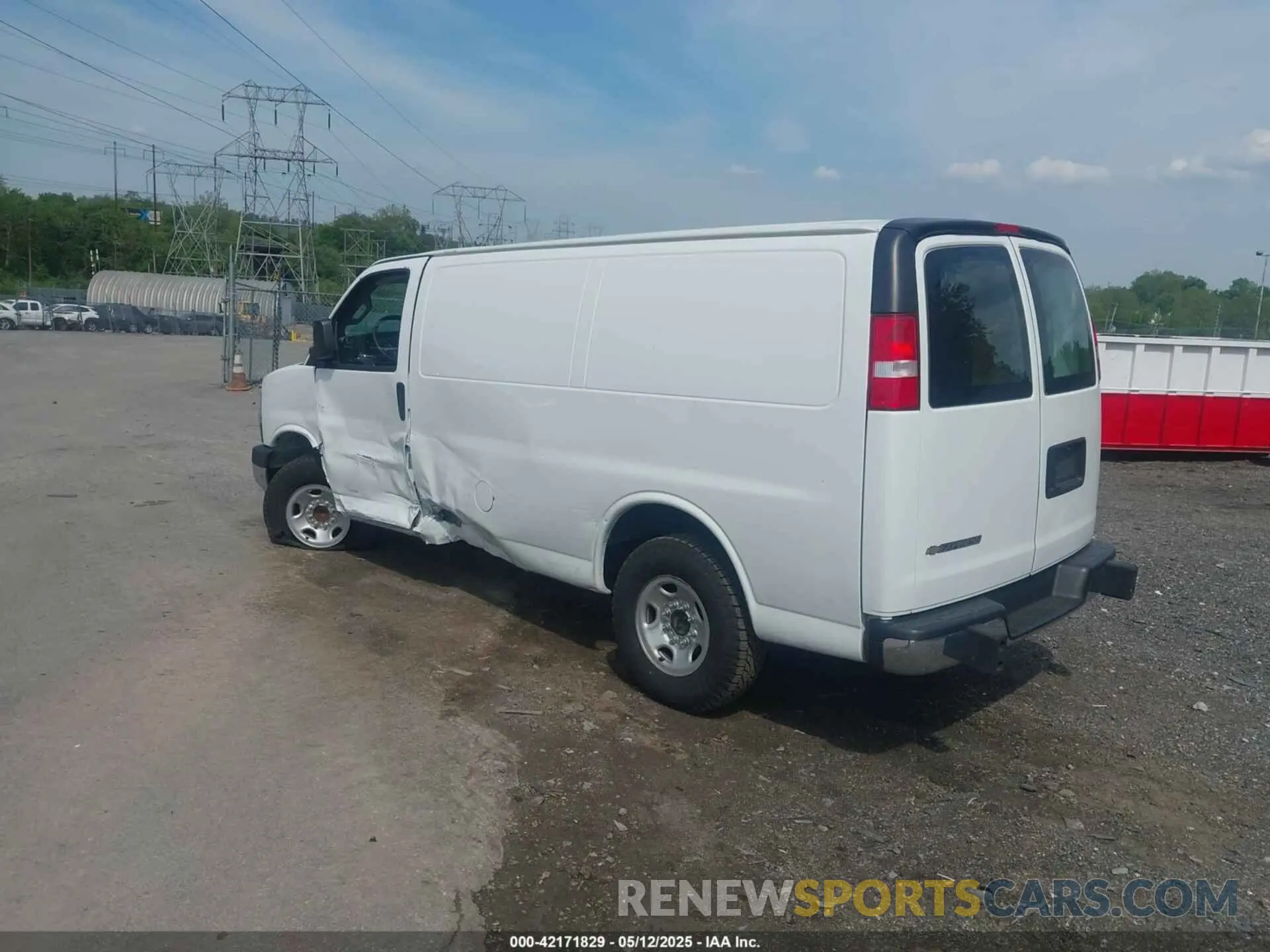 3 Photograph of a damaged car 1GCWGAF72M1208980 CHEVROLET EXPRESS CARGO 2021