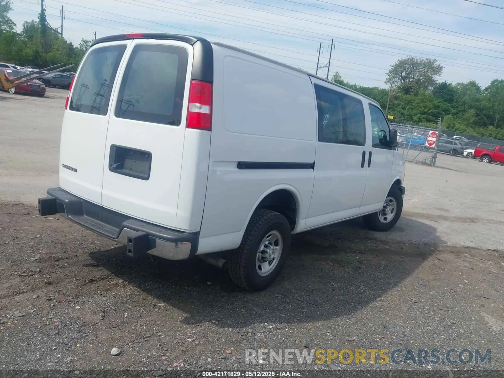 4 Photograph of a damaged car 1GCWGAF72M1208980 CHEVROLET EXPRESS CARGO 2021